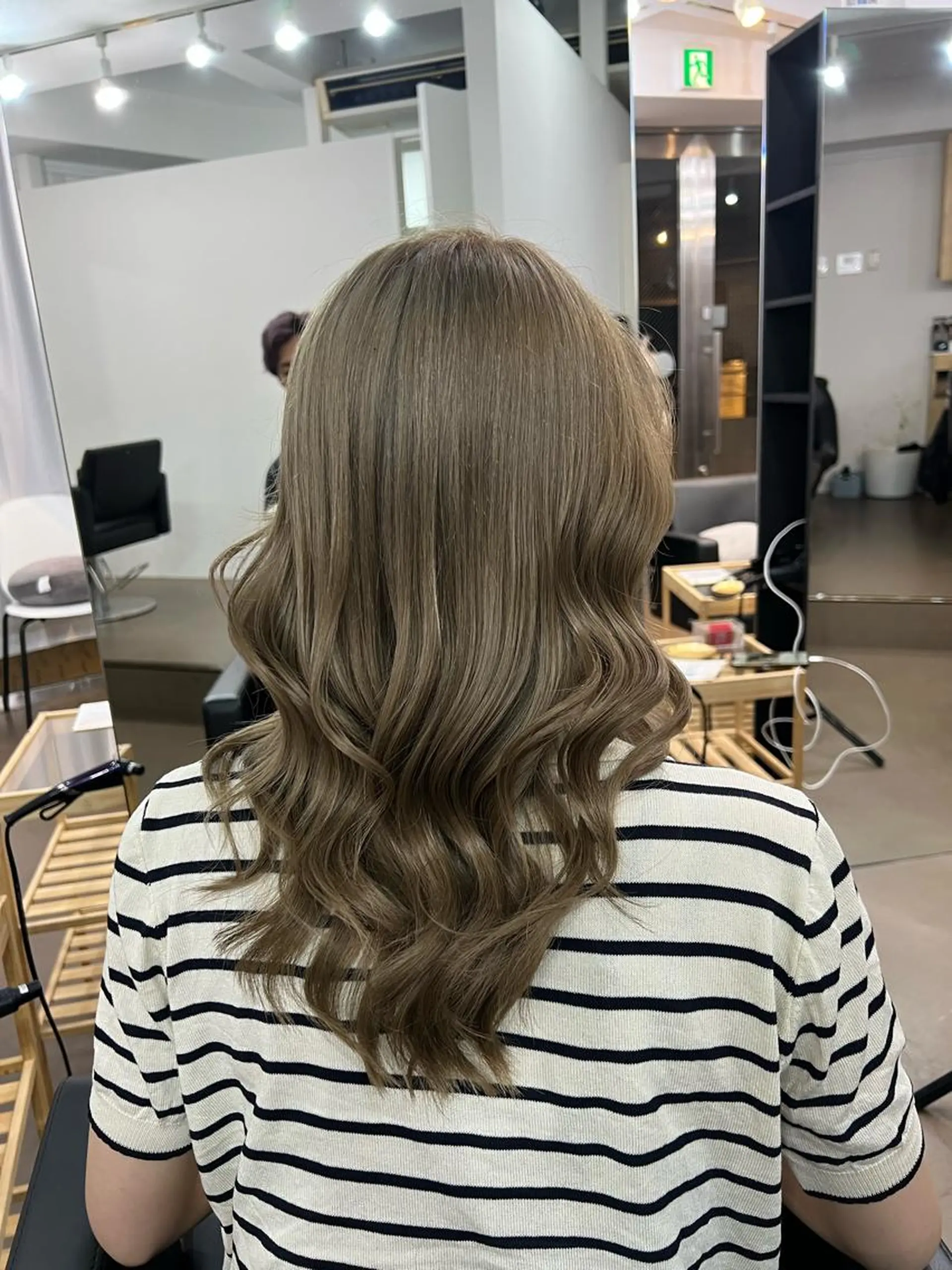 セミロング カラー ブリーチ ケアブリーチ ダブルカラー ハイライトカラー イルミナカラー 神戸ボブ✂️ ioe三宮/田 伸佳のヘアスタイル