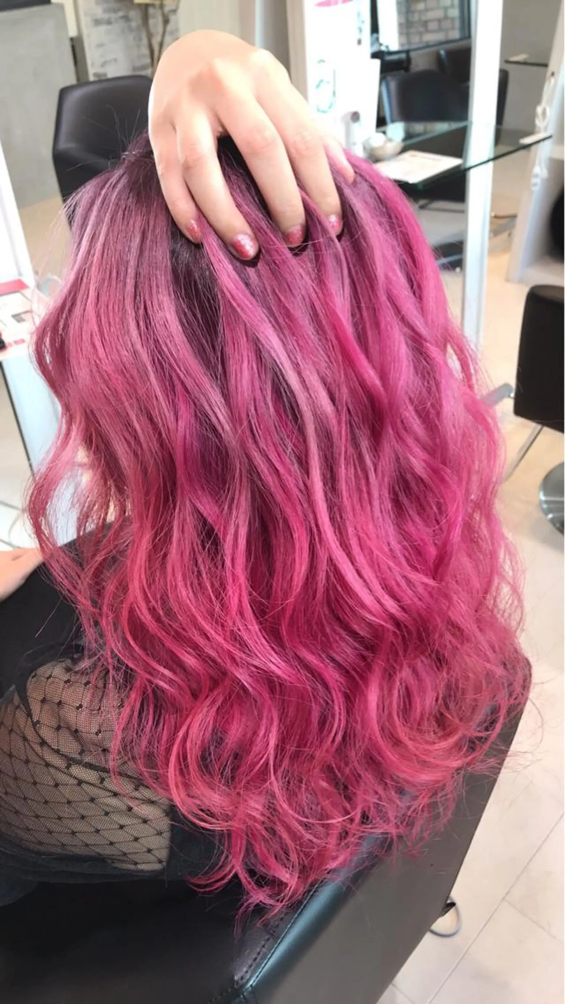 ロング ヤマダ ショウコのヘアスタイル