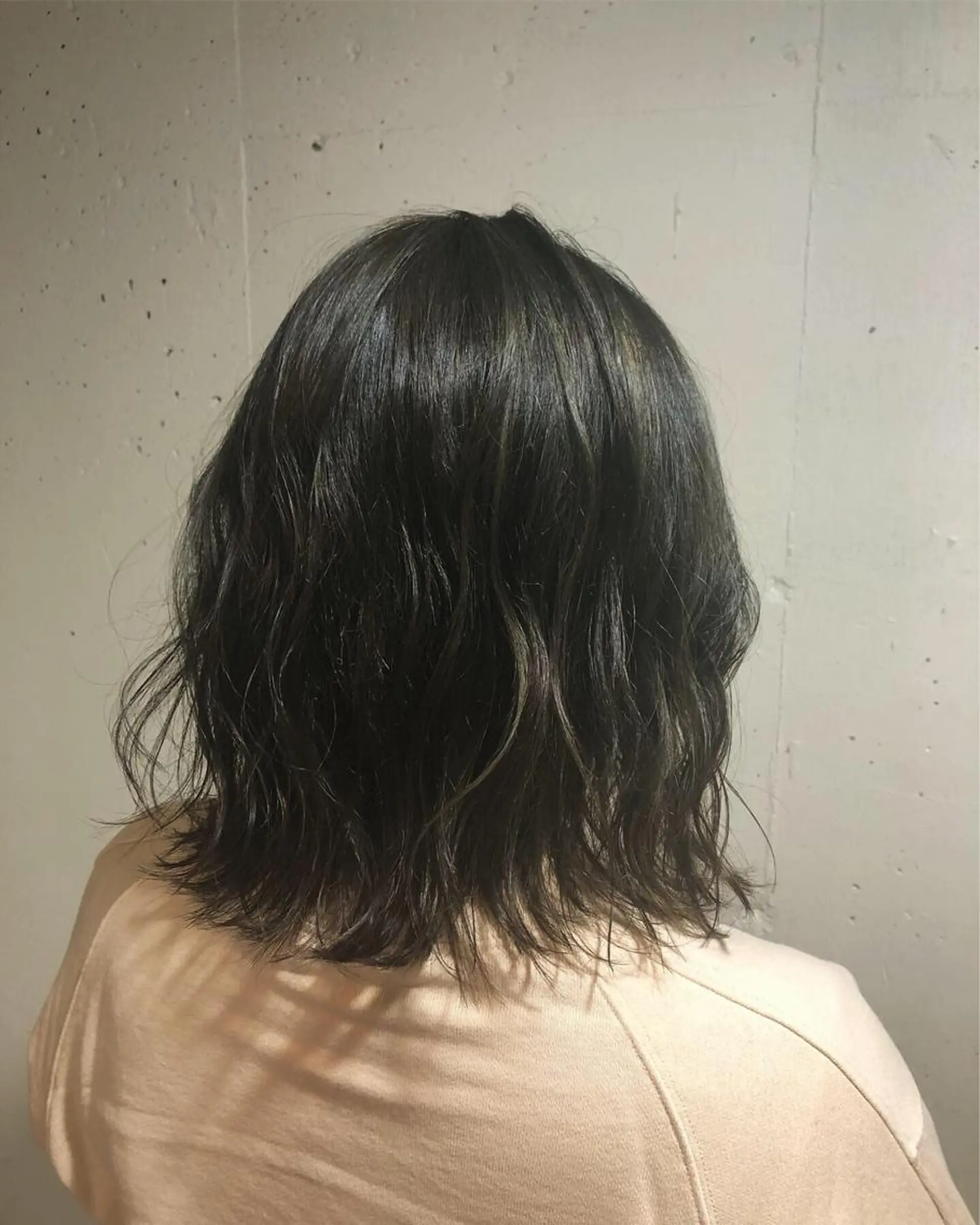 ミディアム アッシュ ハイライト パーマ美容師 hanaのヘアスタイル