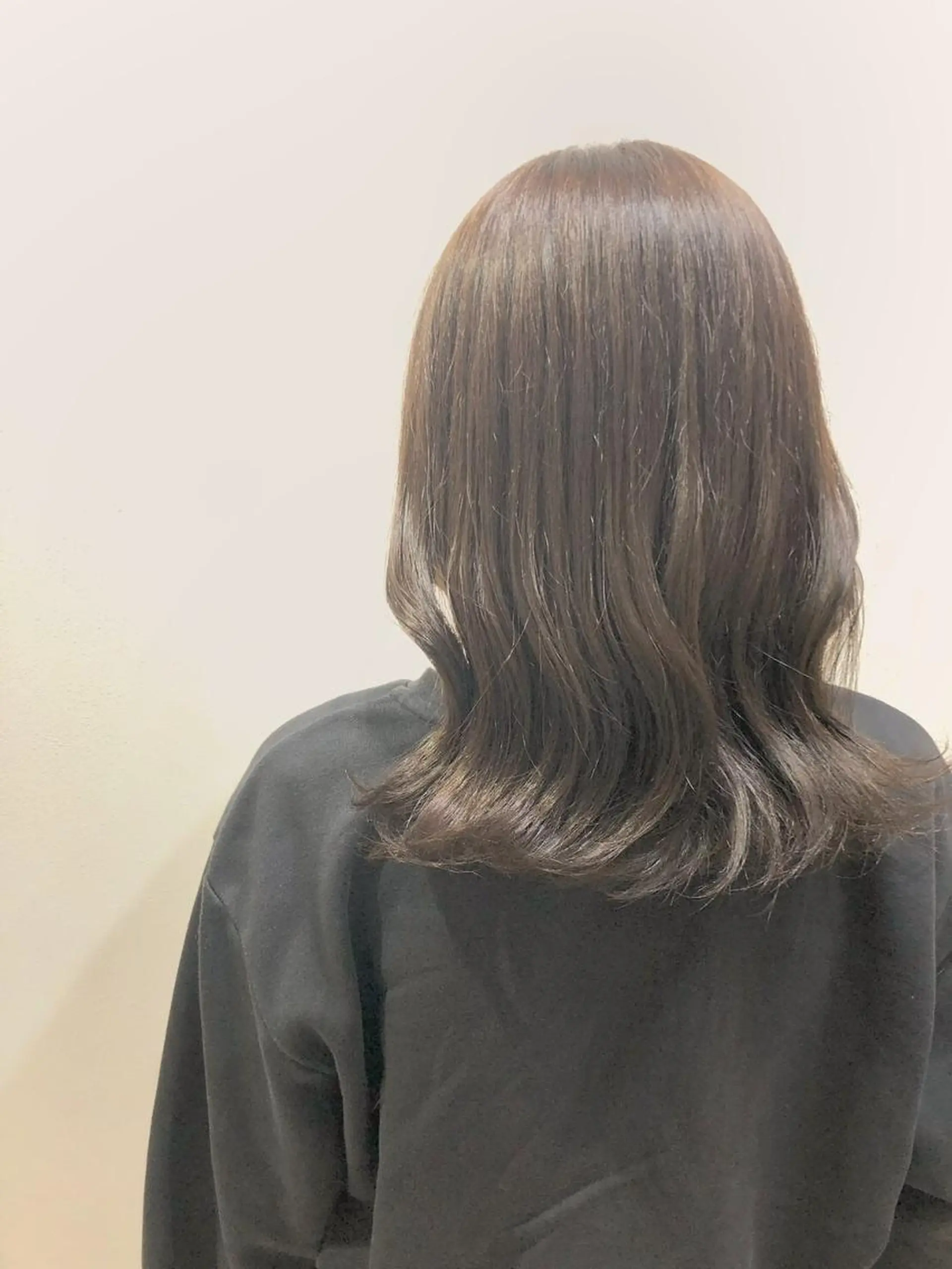 ミディアム カラー パーマ ヘアアレンジ ミディアムパーマ バレイヤージュ ブリーチ ケアブリーチ デザインカラー カット ヘアカラー トリートメント 初めでも安心🌟 newi町田✂のヘアスタイル