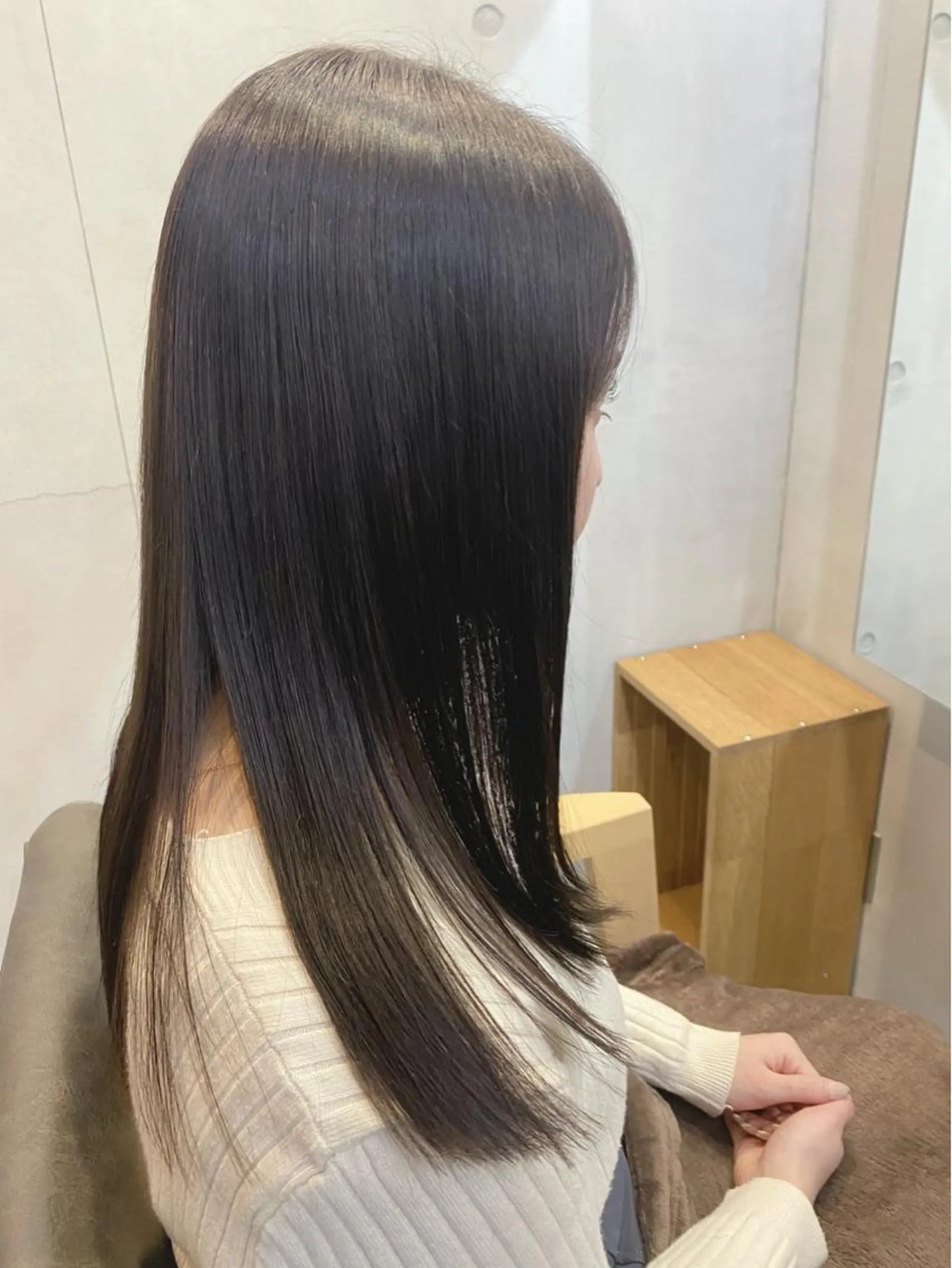 セミロング カラー ベージュカラー 透明感カラー conne& ririのヘアスタイル