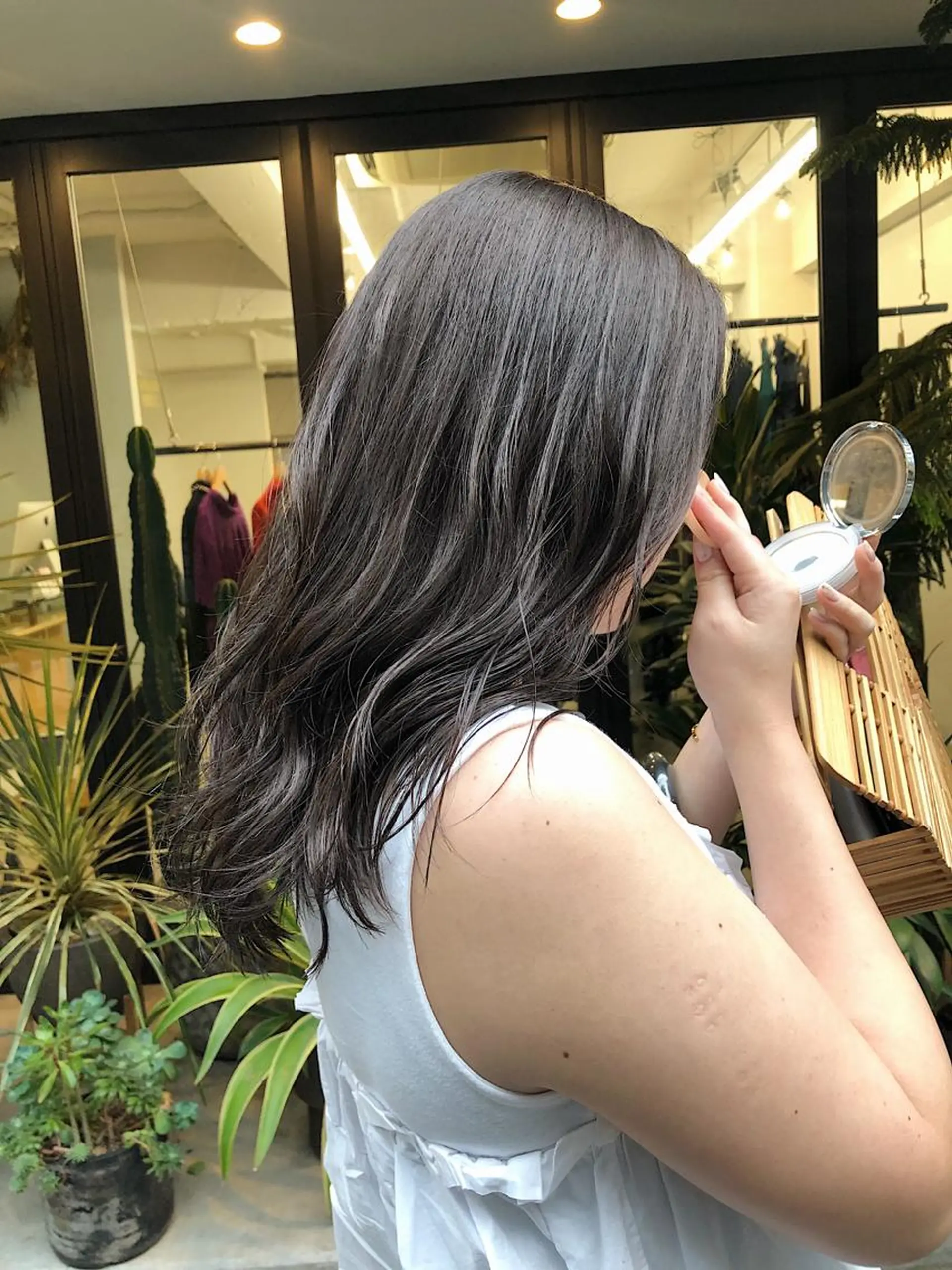 セミロング カラー ヘアアレンジ Flamme Annaのヘアスタイル