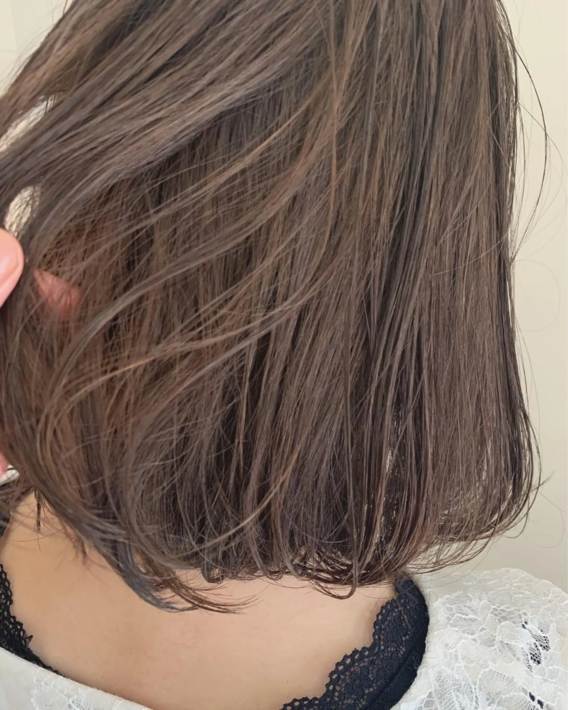 ミディアム カラー ベージュカラー ブラウンカラー ブラウンベージュ iLi 《イリ》のヘアスタイル