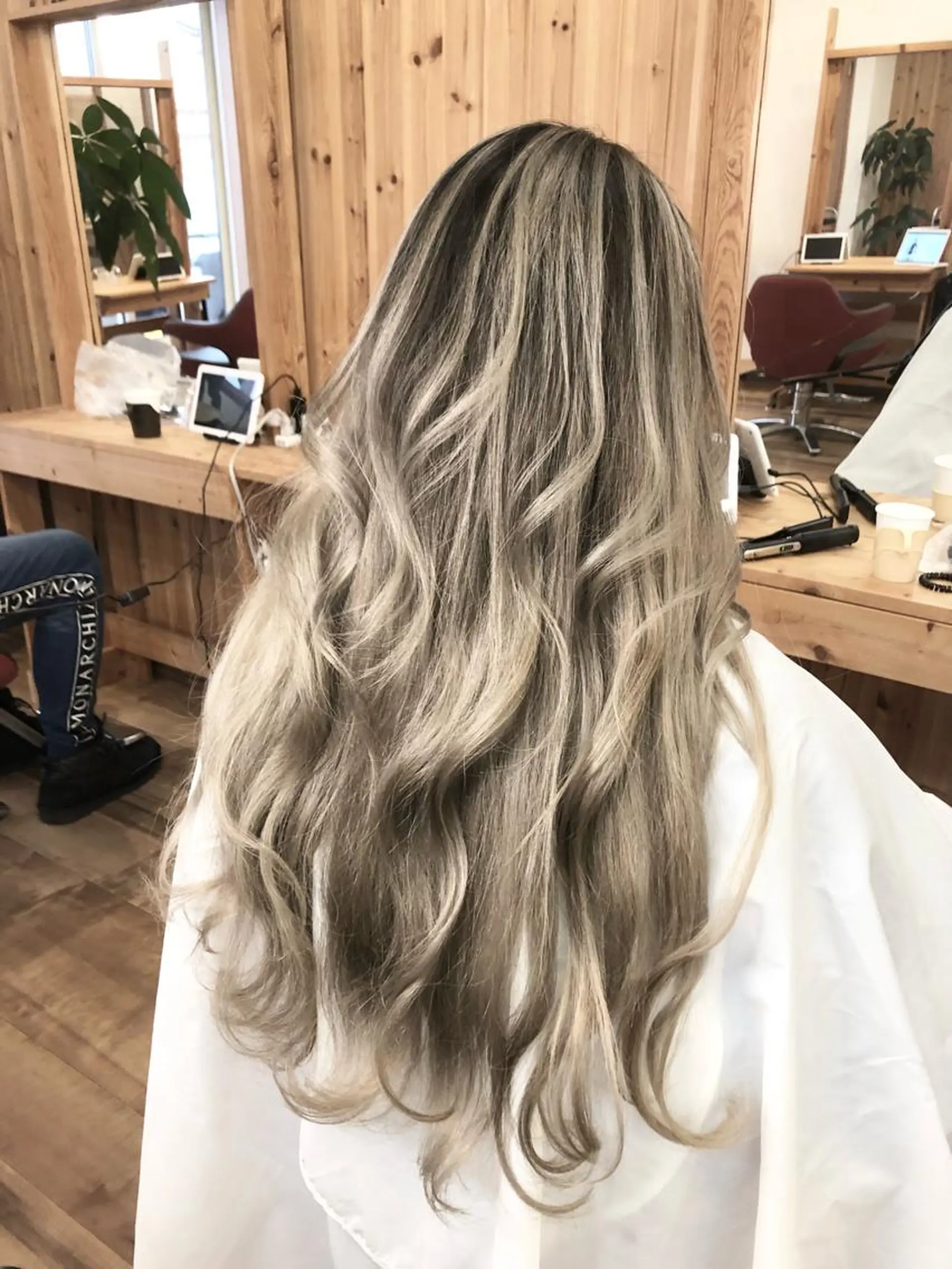 ロング カラー LOOP hairのヘアスタイル