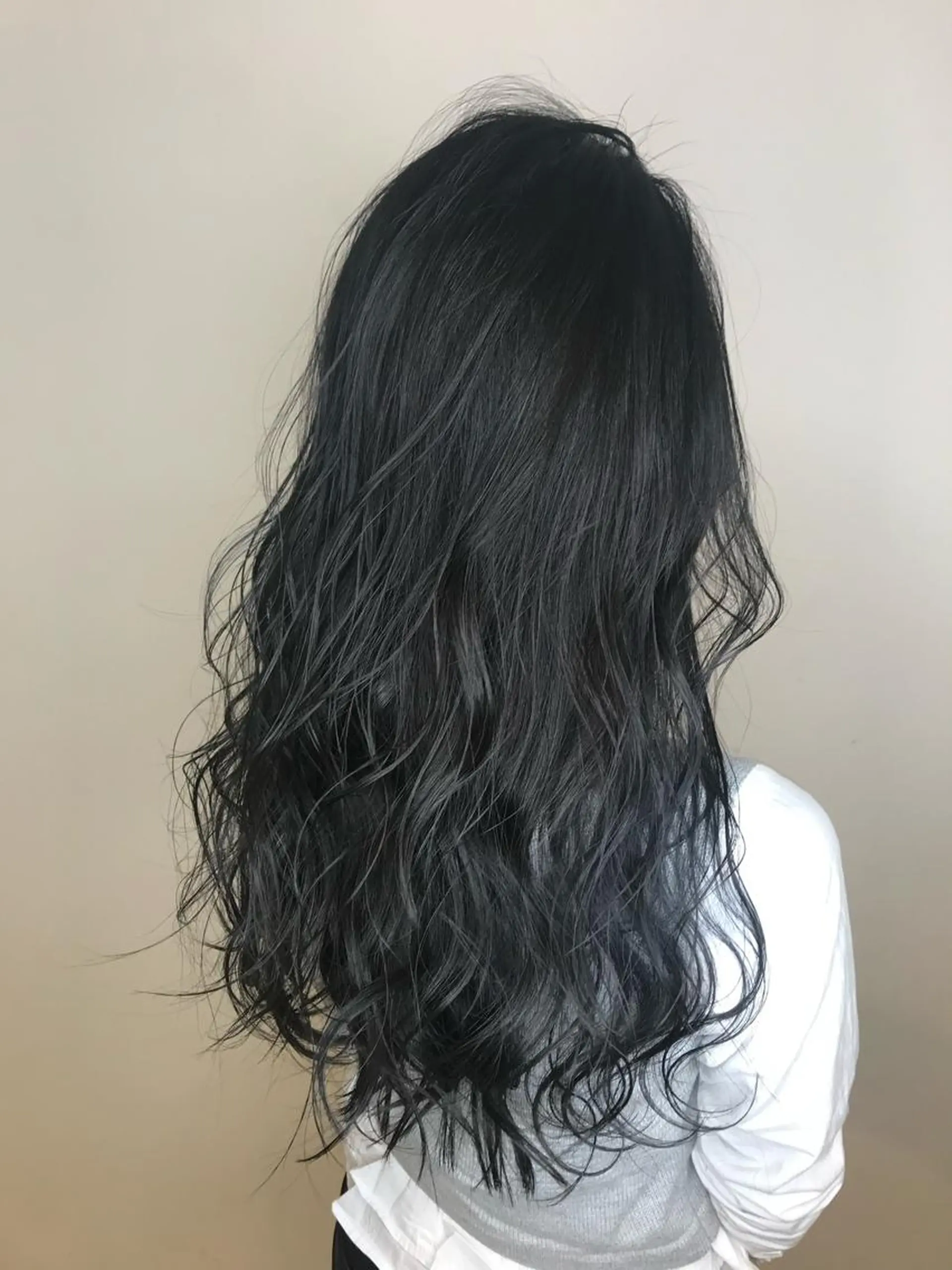 セミロング カラー アッシュ アッシュグレー アッシュグレージュ バレイヤージュ ベージュカラー 髪質改善カラー韓国風 レイヤーtudaのヘアスタイル