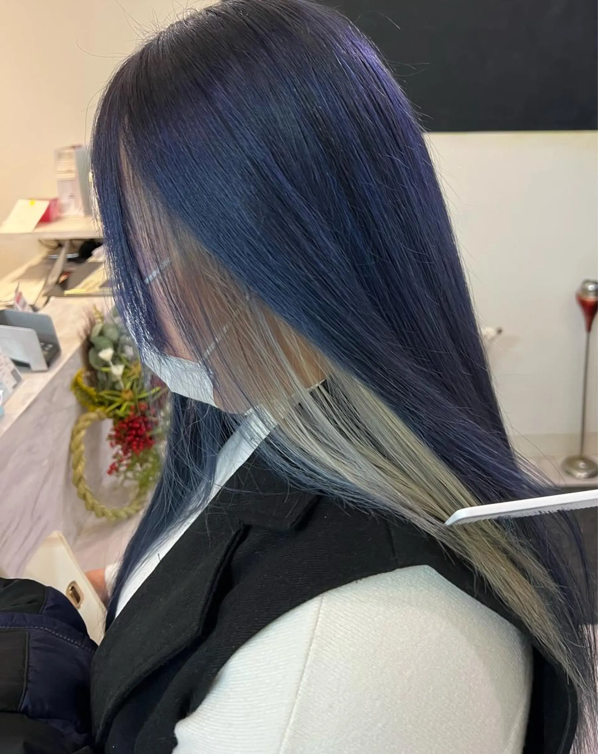 ロング 奥田 葵のヘアスタイル