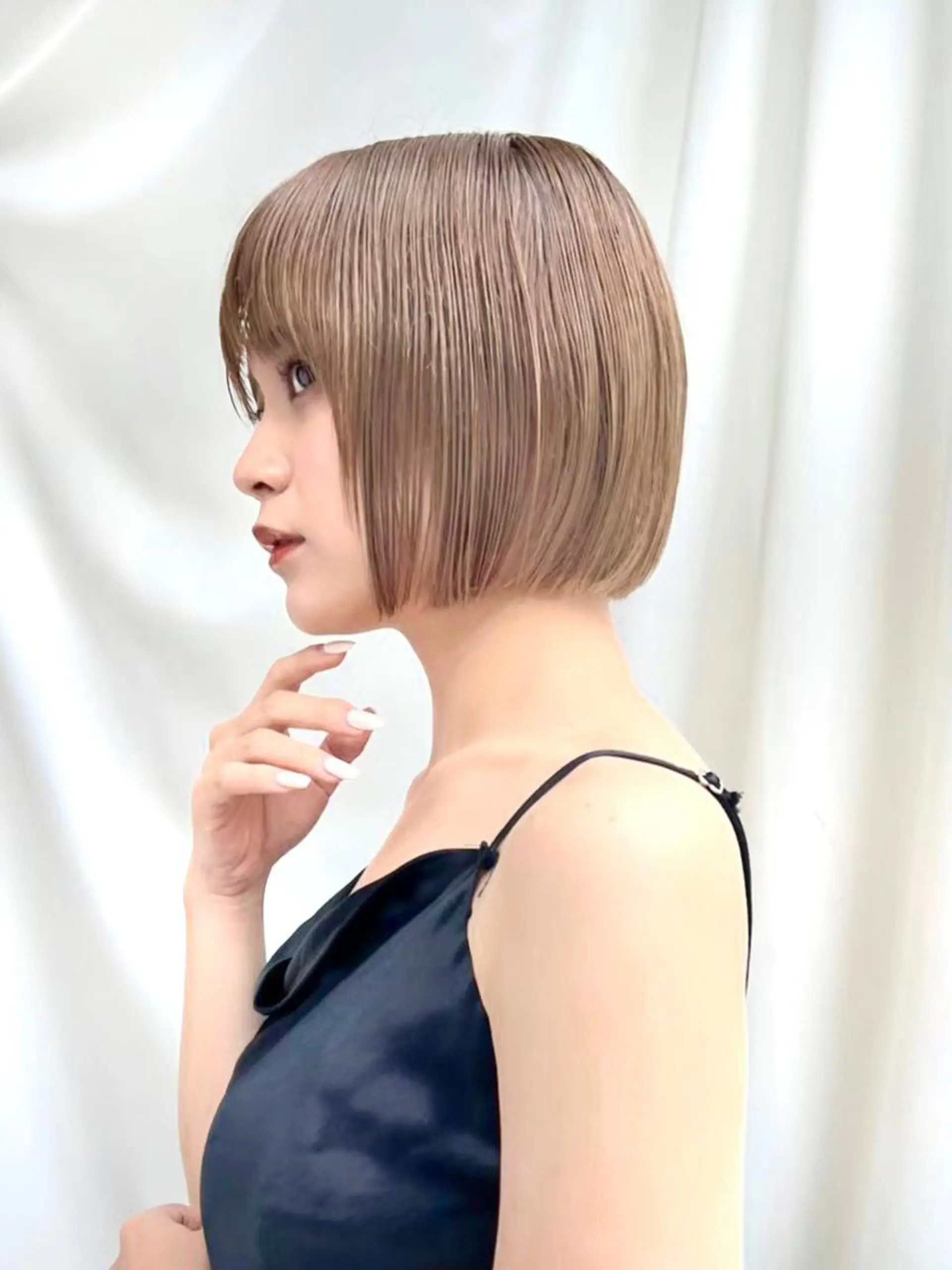 ミディアム カラー ベージュカラー 透明感カラー グレージュ ボブ カット ヘアカラー トリートメント レイヤー専門家 ダブルカラー修のヘアスタイル