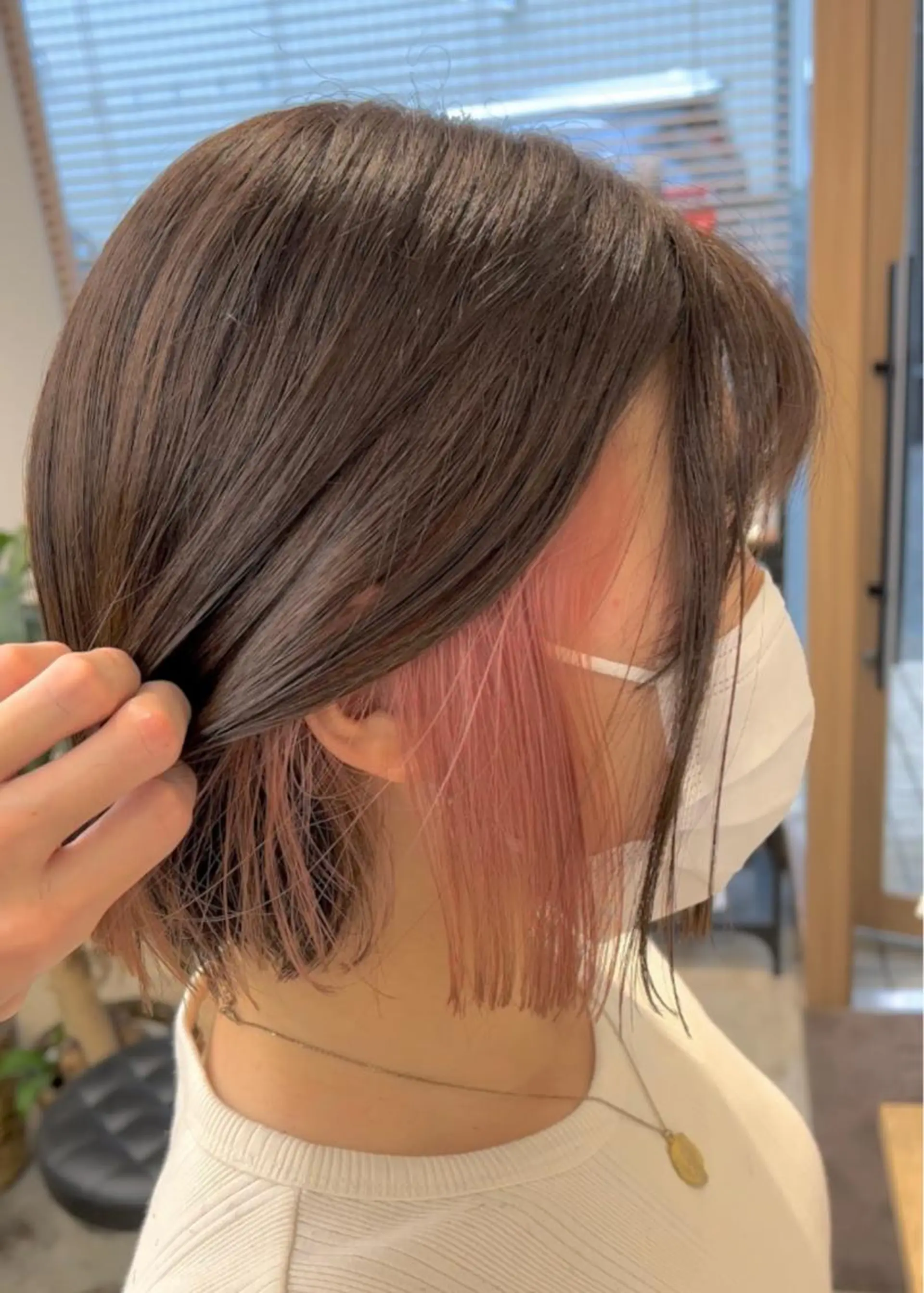 ショート カラー SALOWIN柏Suite所属・ブリーチ毛の縮毛矯正 ハイトーン/岡本智樹のヘアスタイル