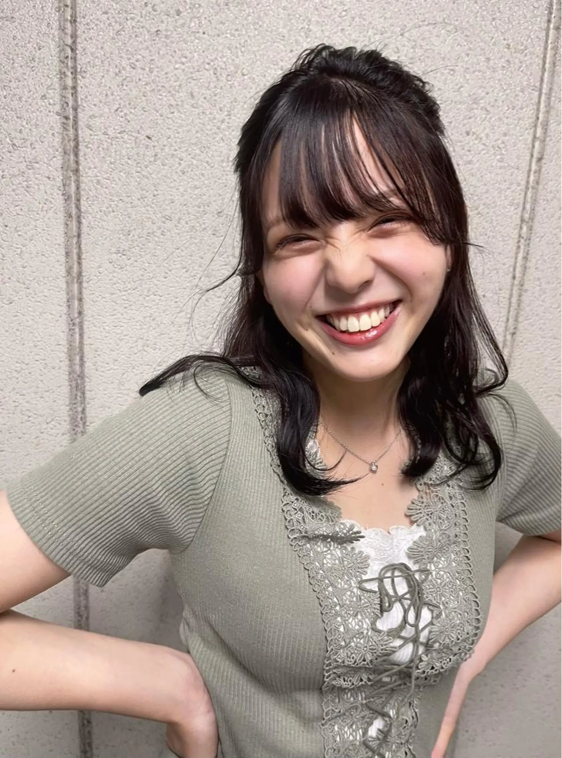 ミディアム ヘアアレンジ ハーフアップ 前髪/顔周り/透明感 艶カラーとどさんのヘアスタイル