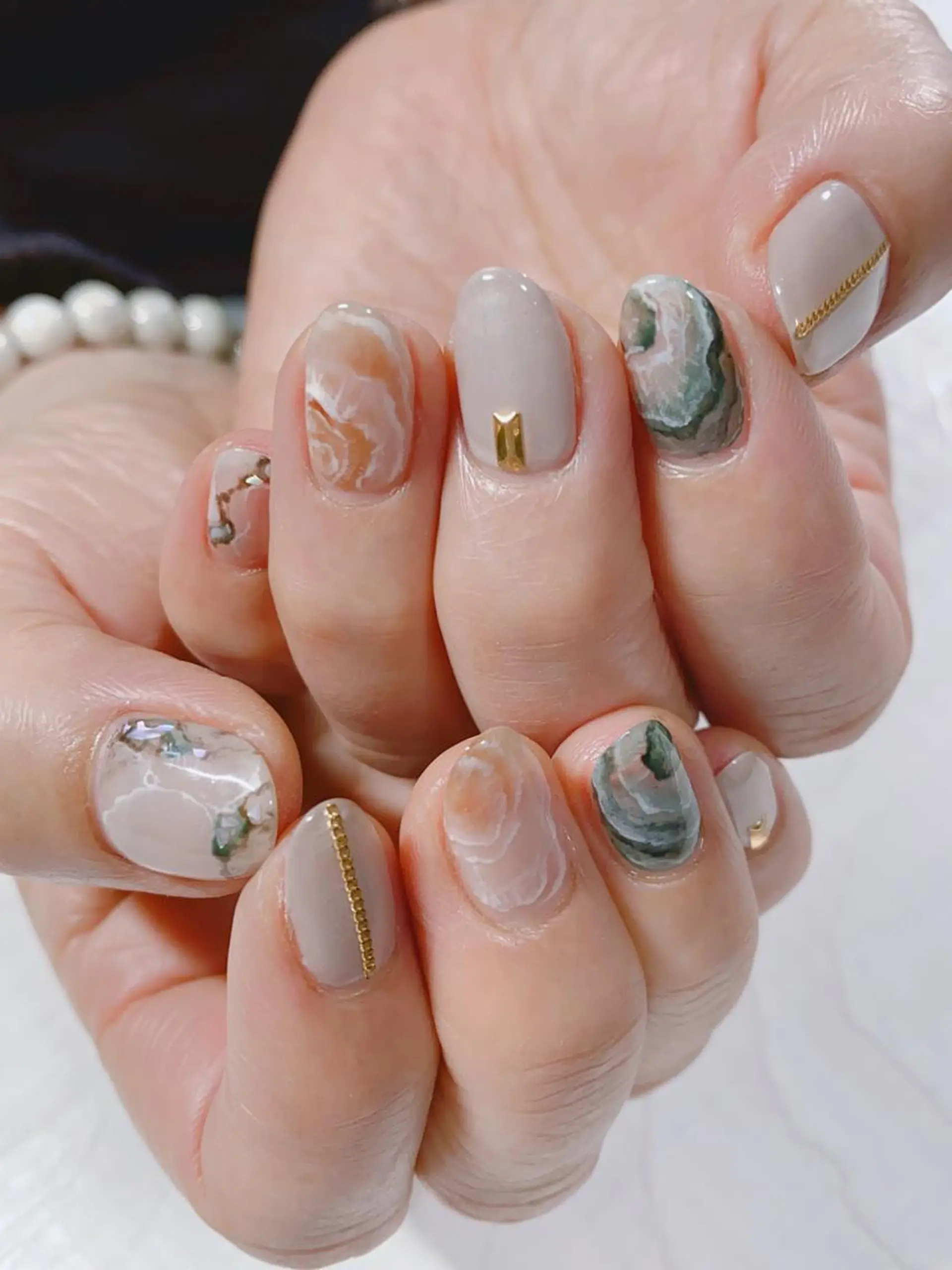 ミディアム カラー ネイル ハンドネイル lavita. mimuraのネイルデザイン