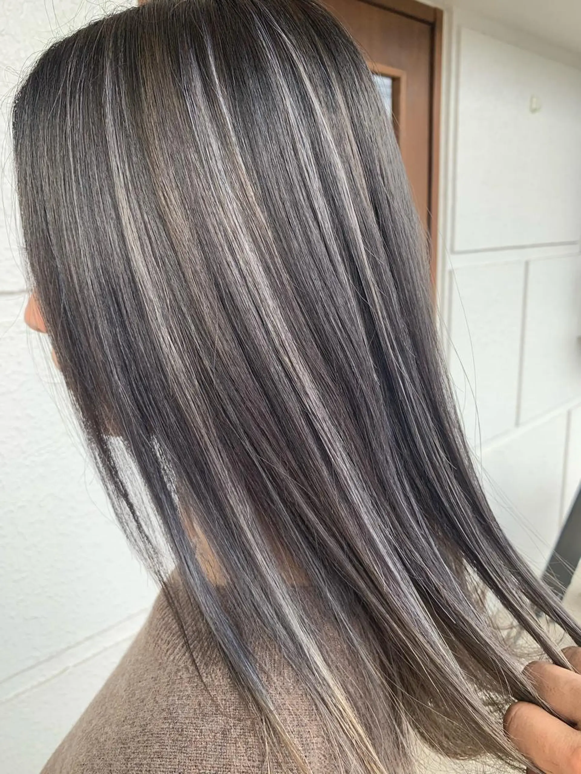 セミロング 3Dハイライト ハイライト yoshihara yuukiのヘアスタイル