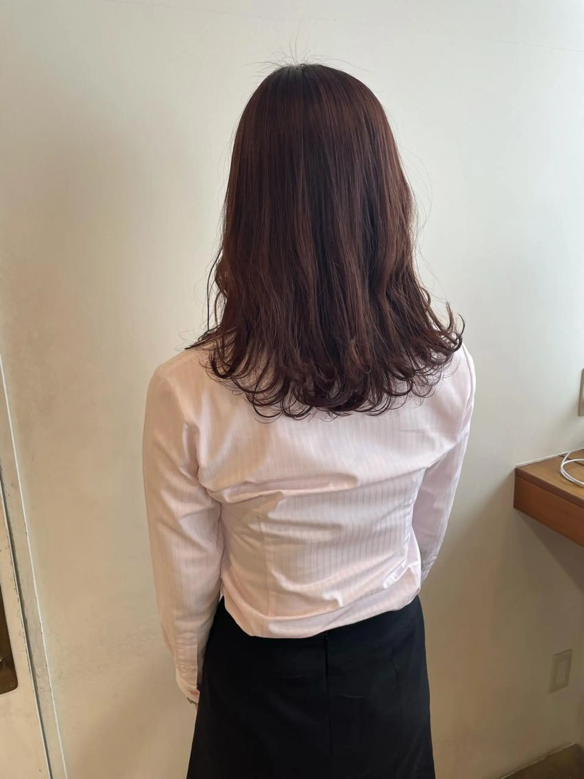 ミディアム カラー カット ヘアカラー トリートメント MIOベージュカラー 柔らかいカラーのヘアスタイル