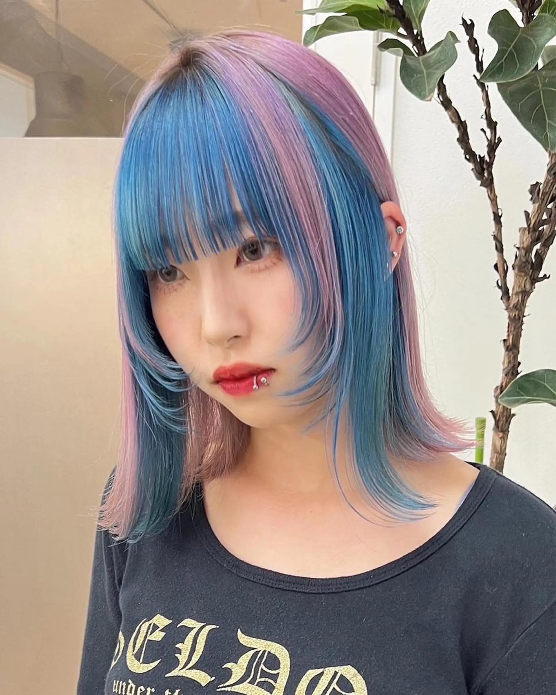 ミディアム カラー ブリーチ ケアブリーチ デザインカラー ハイトーンカラー ウルフカット ヘアカラー ヘアセット Null 表参道のヘアスタイル
