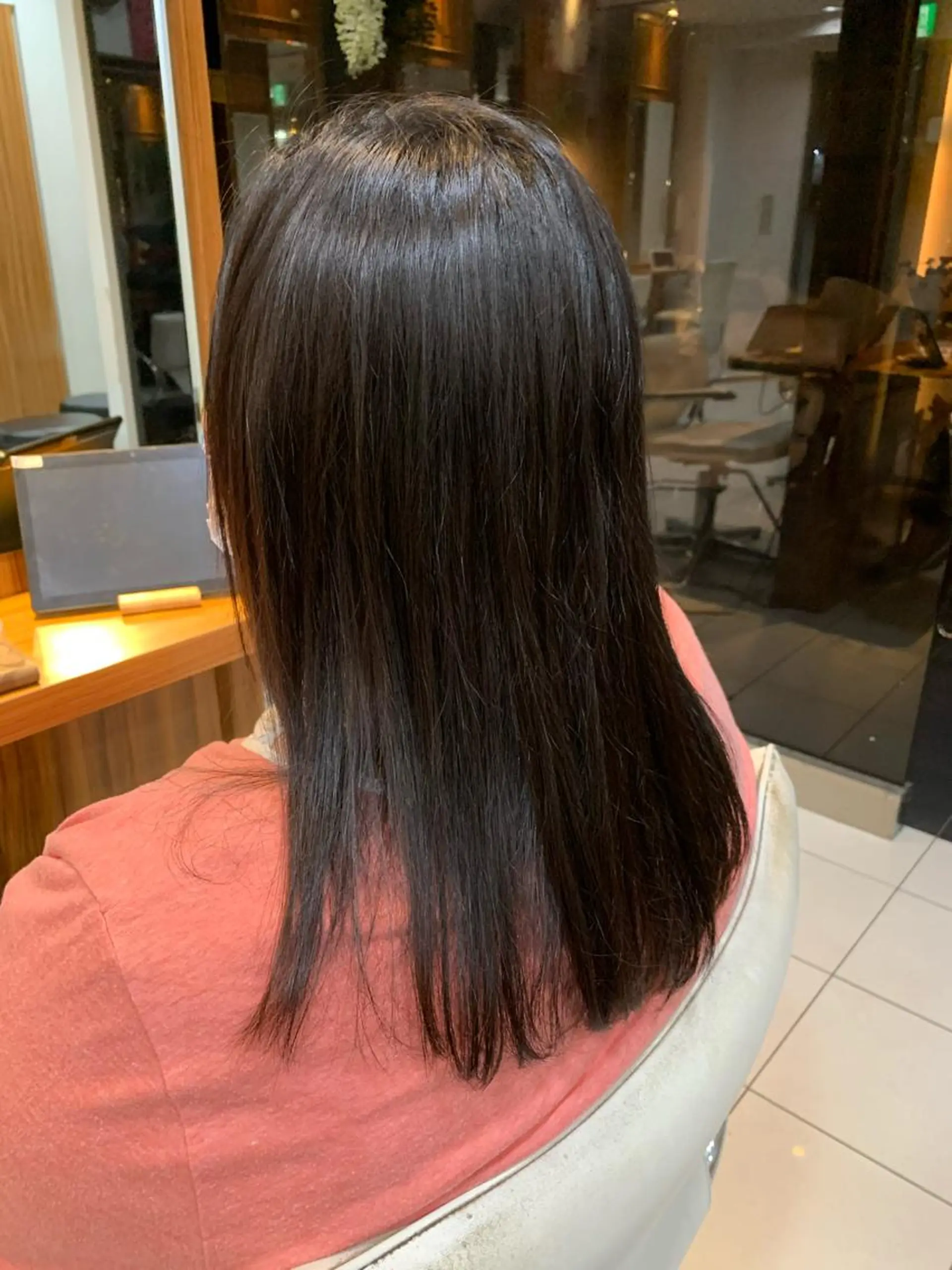 ミディアム カラー パーマ ストレートパーマ 白髪ぼかしハイライト 柳川拓哉のヘアスタイル