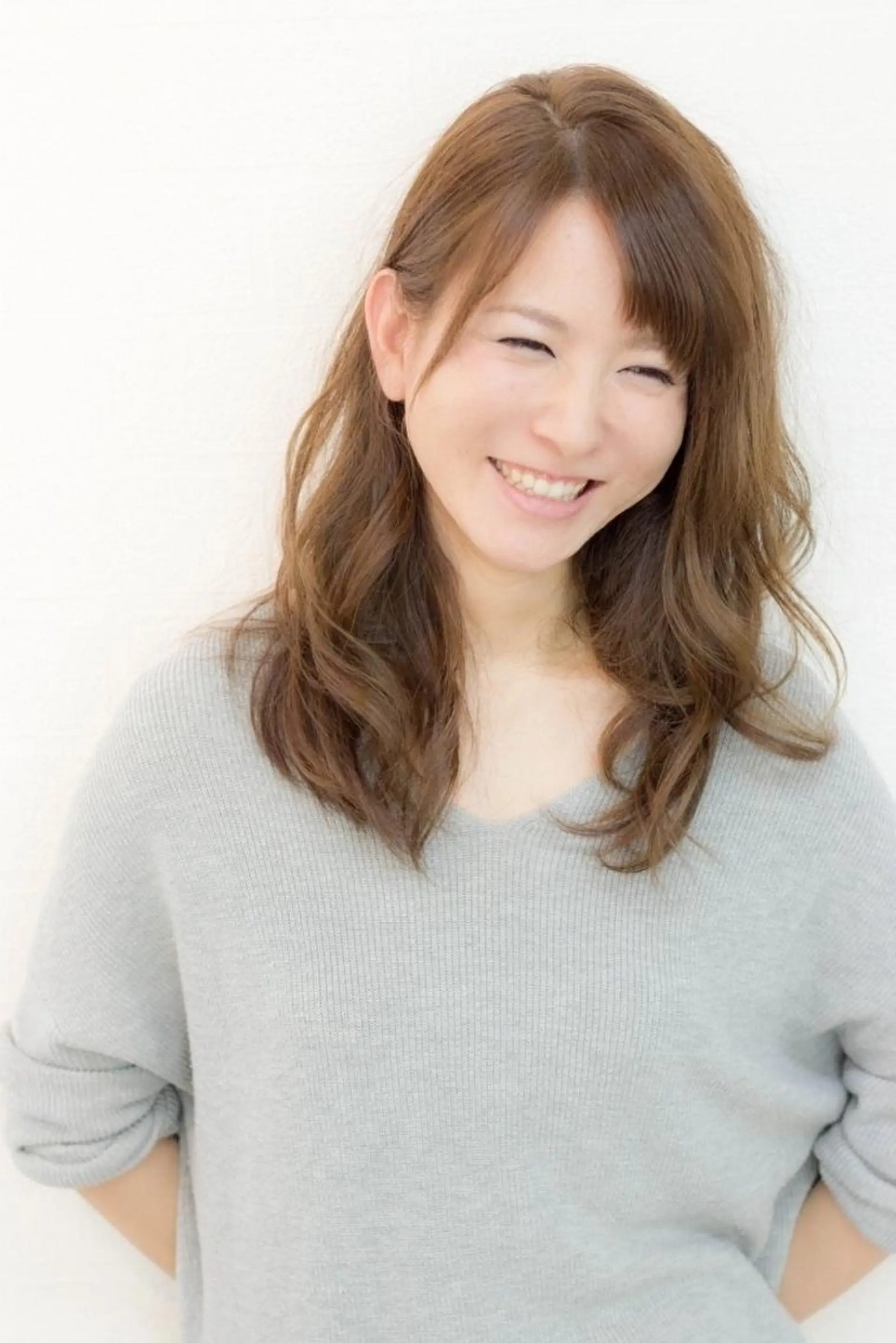 セミロング カラー アッシュ ベージュカラー 村上 貴徳のヘアスタイル