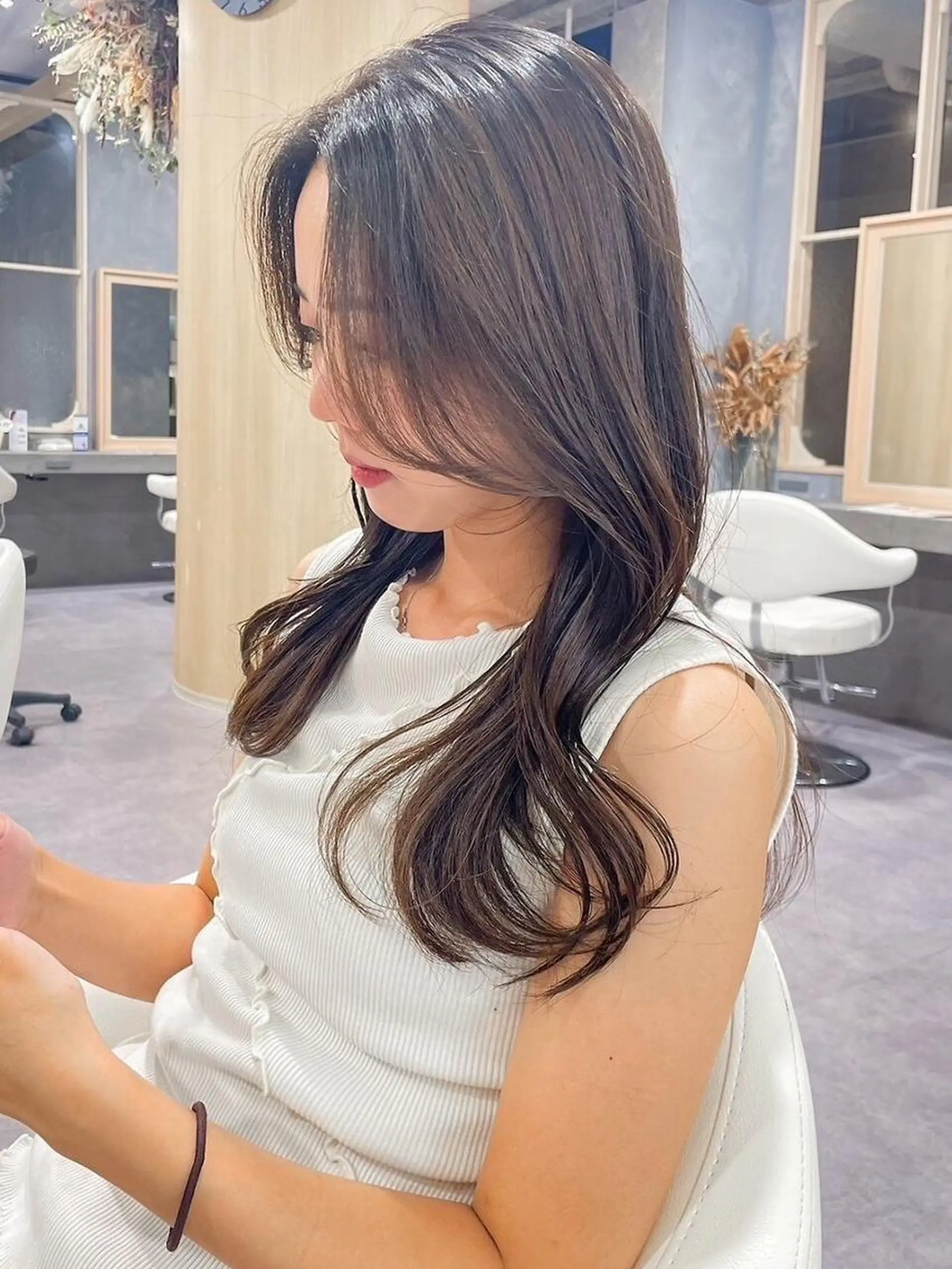 ロング 吉田 莉乃のヘアスタイル