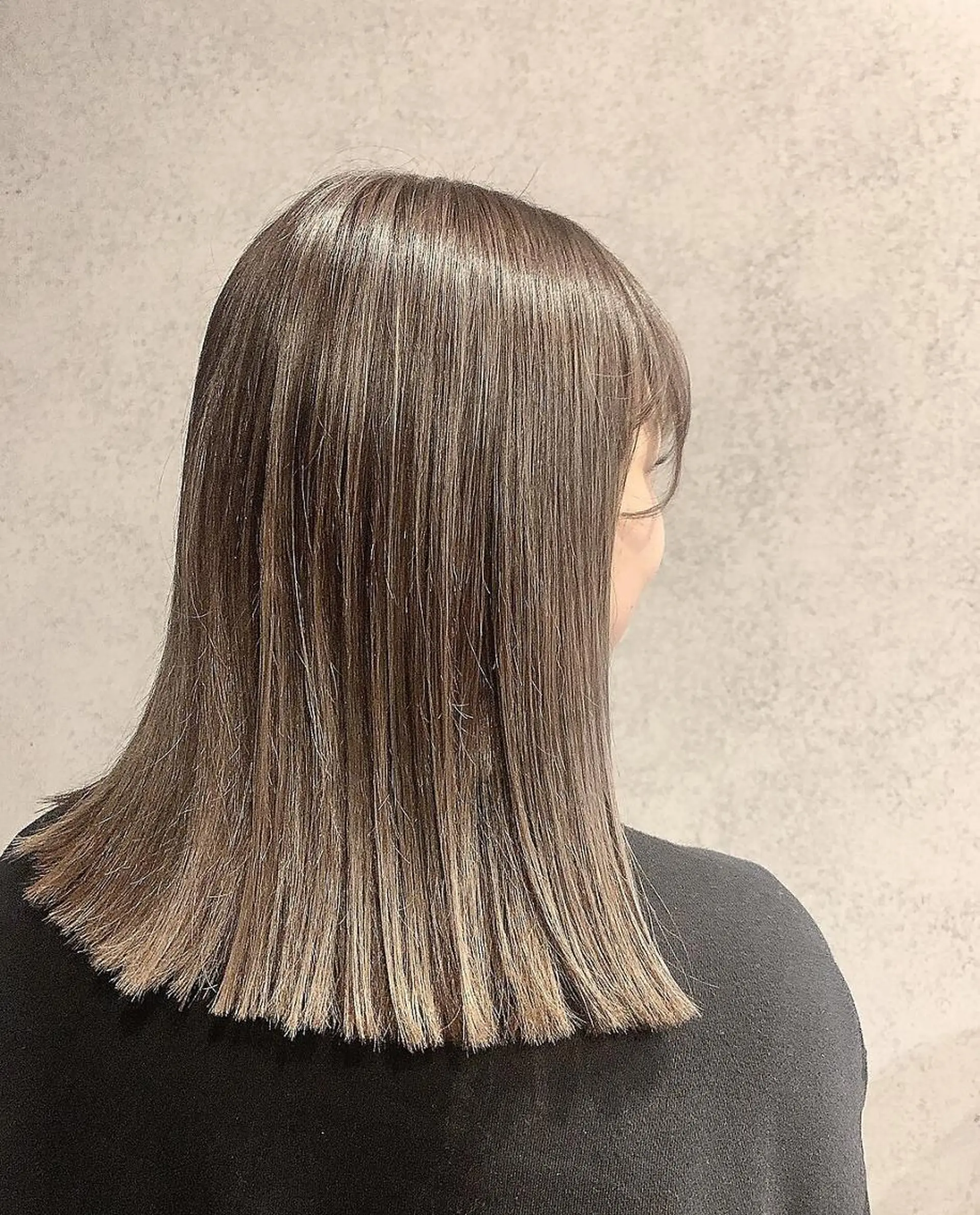 セミロング 大塚 美緒のヘアスタイル