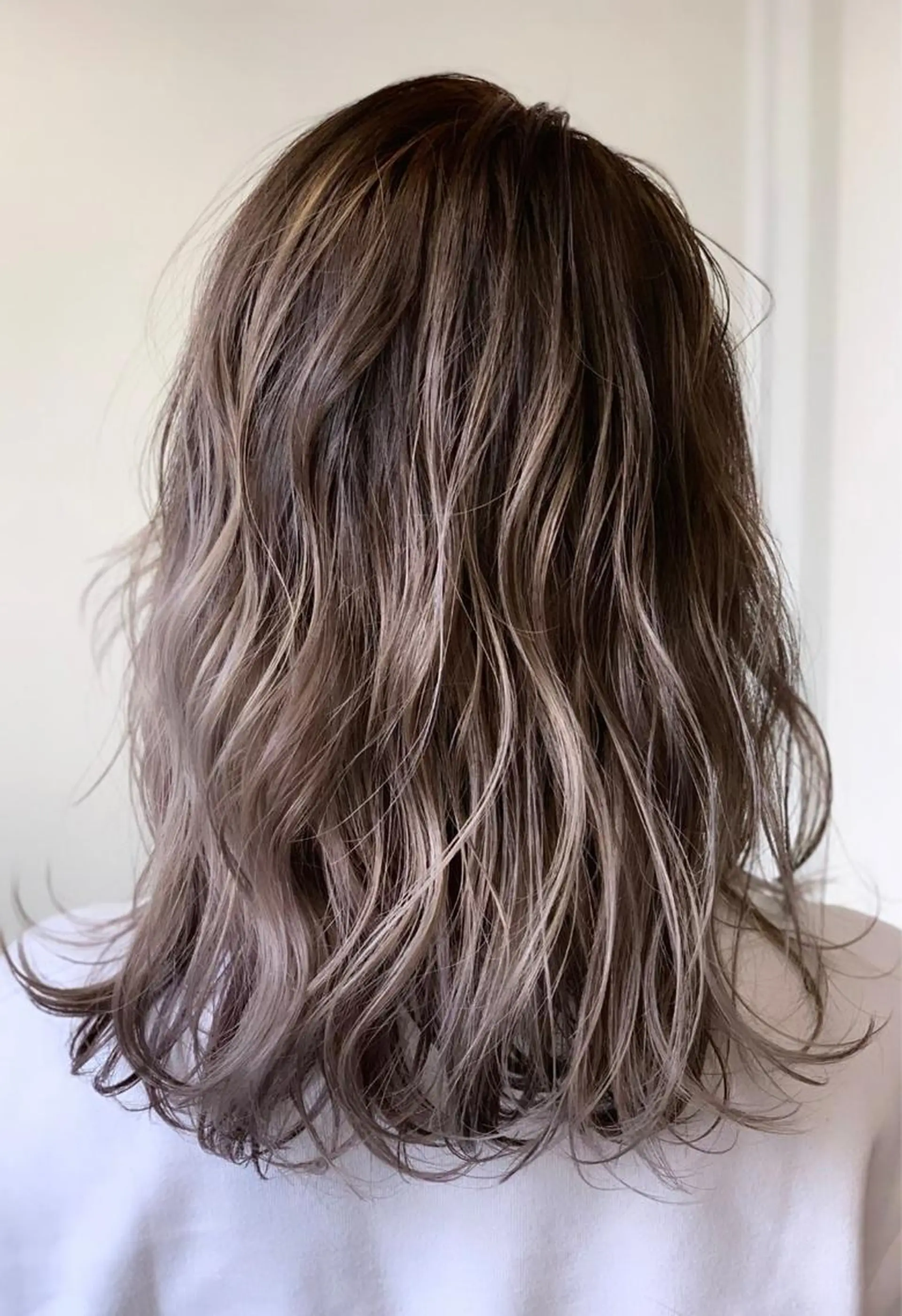 ミディアム カラー Rover ローバーのヘアスタイル