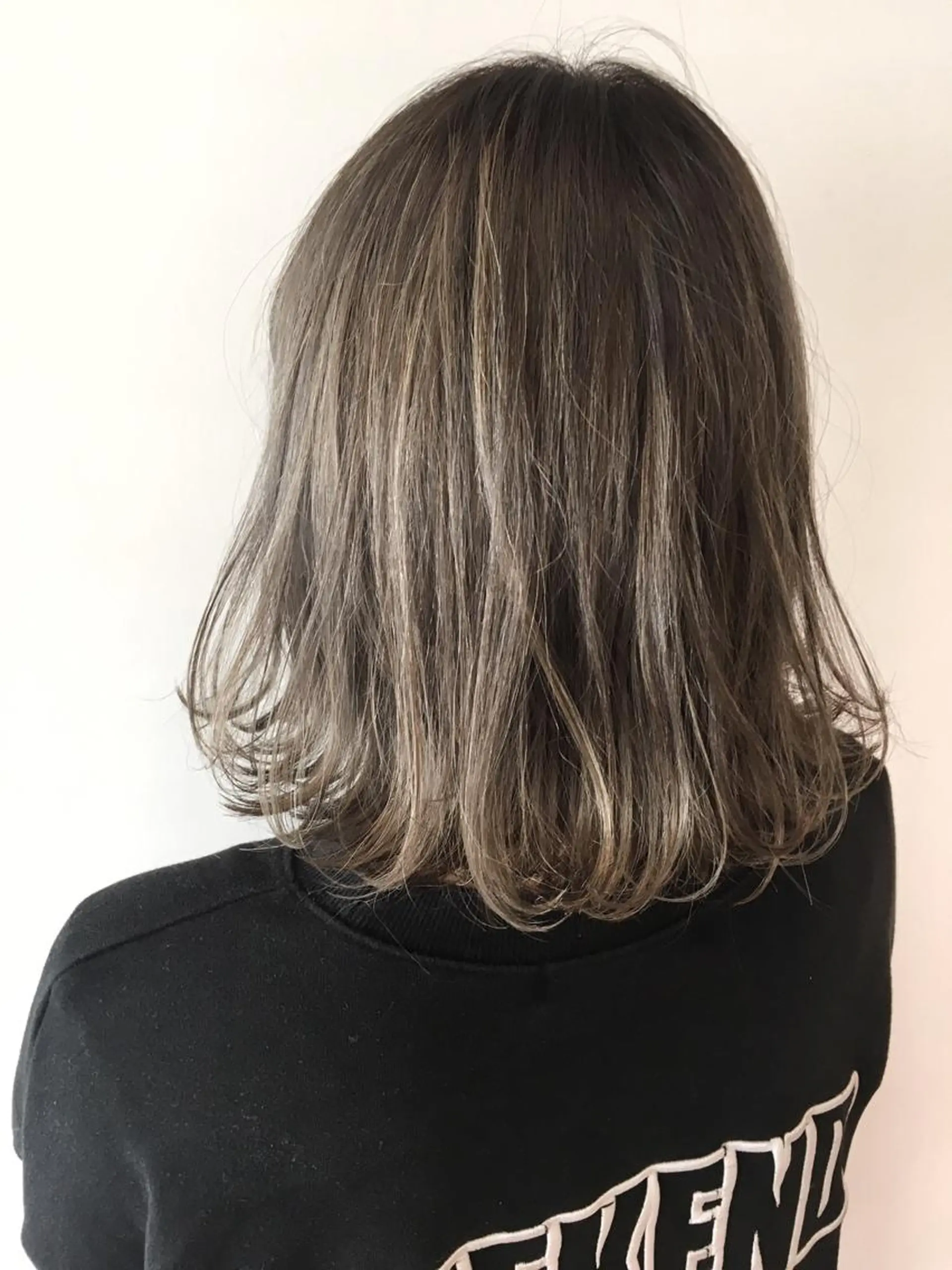 ミディアム アッシュ ハイライト ボブ/レイヤー 🌟梅田盛一🌟のヘアスタイル