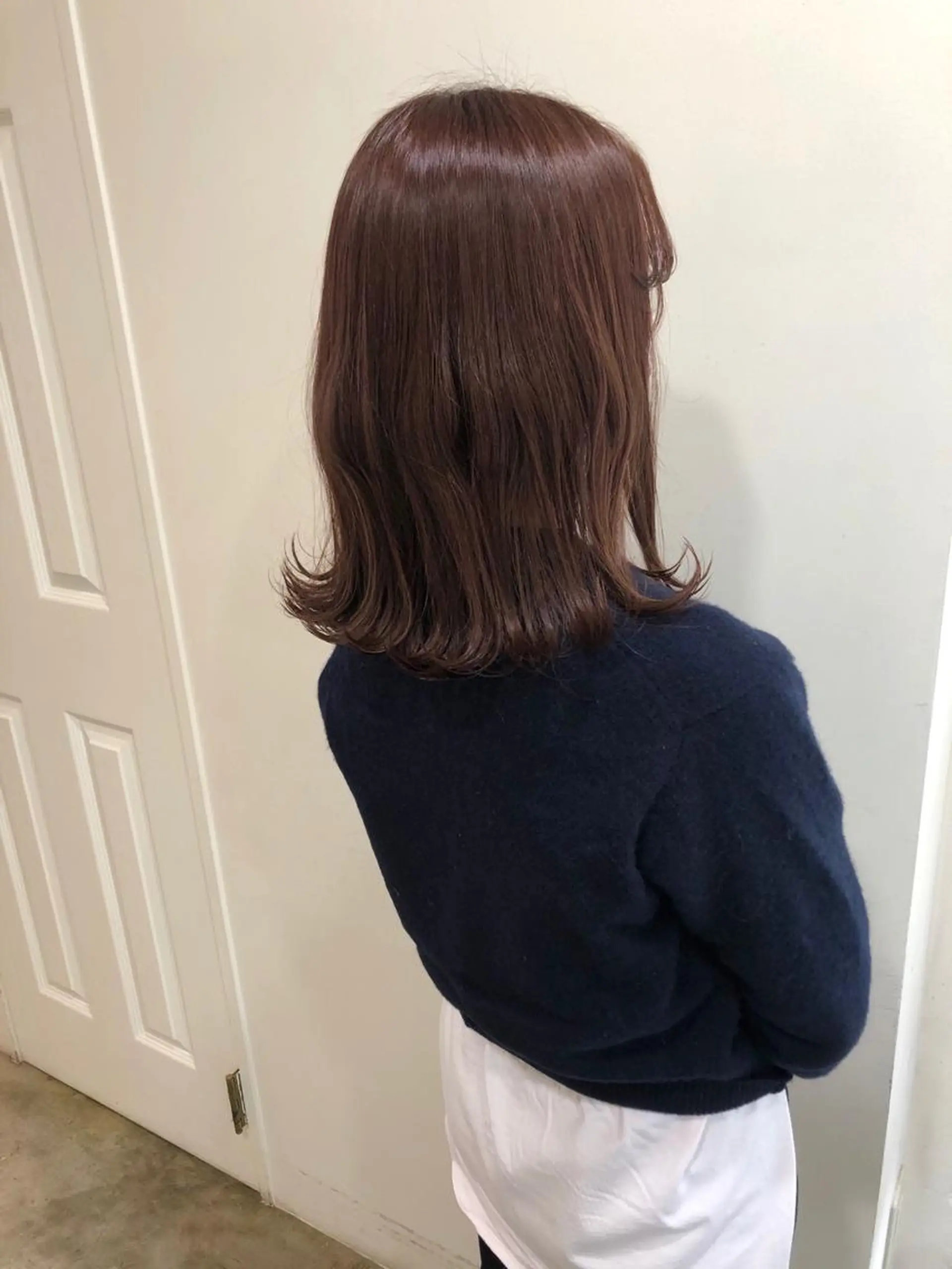 ミディアム カラー カット ヘアカラー トリートメント MIOベージュカラー 柔らかいカラーのヘアスタイル