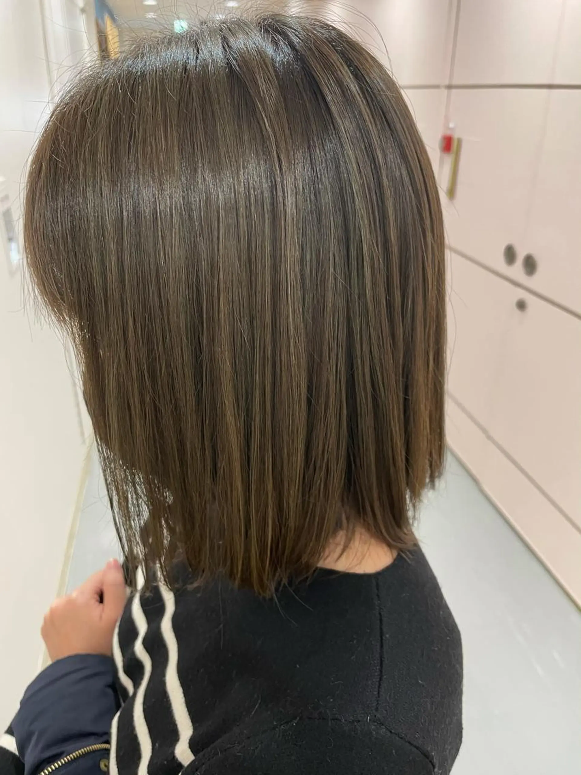 ミディアム カラー akane .のヘアスタイル