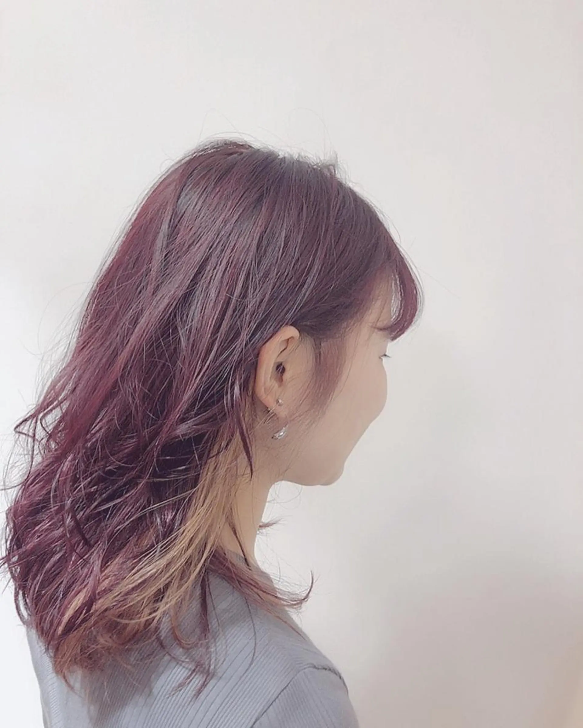 セミロング カラー カシス イヤリングカラー 💛🤍U too e’s 鎌倉🧸のヘアスタイル