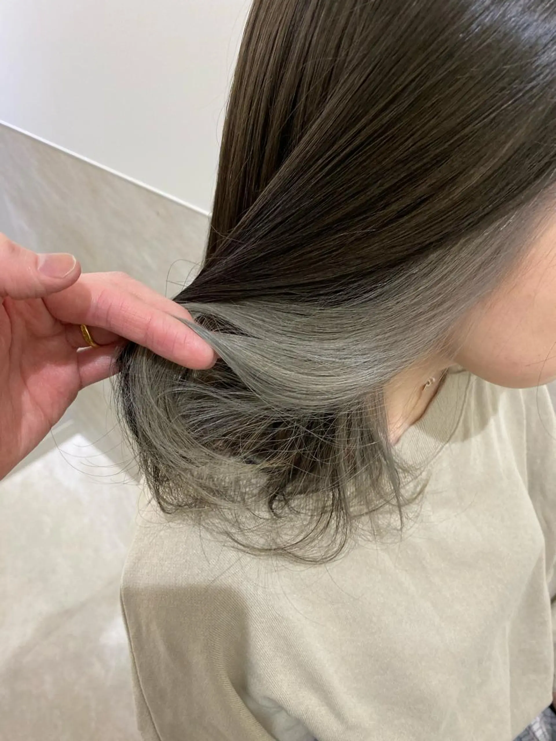 ミディアム カラー パーマ ヘアアレンジ キッズ ネイル マツエク・マツパ ホワイト 🫧umu.🫧韓国 /レイヤー/ハッシュのヘアスタイル