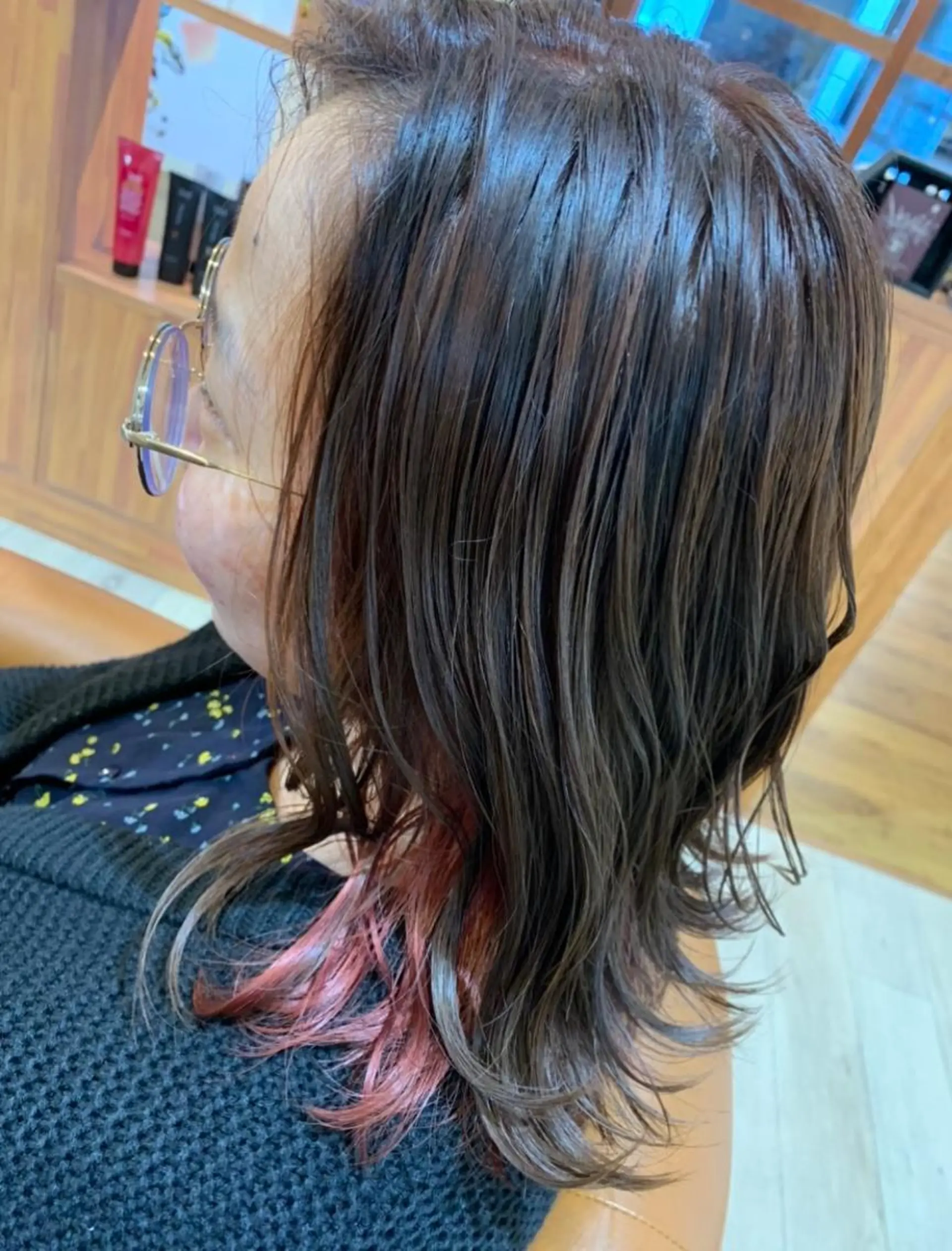 セミロング カラー インナーカラー ピンクカラー brace立花 ✂︎ 吉田 茉由のヘアスタイル
