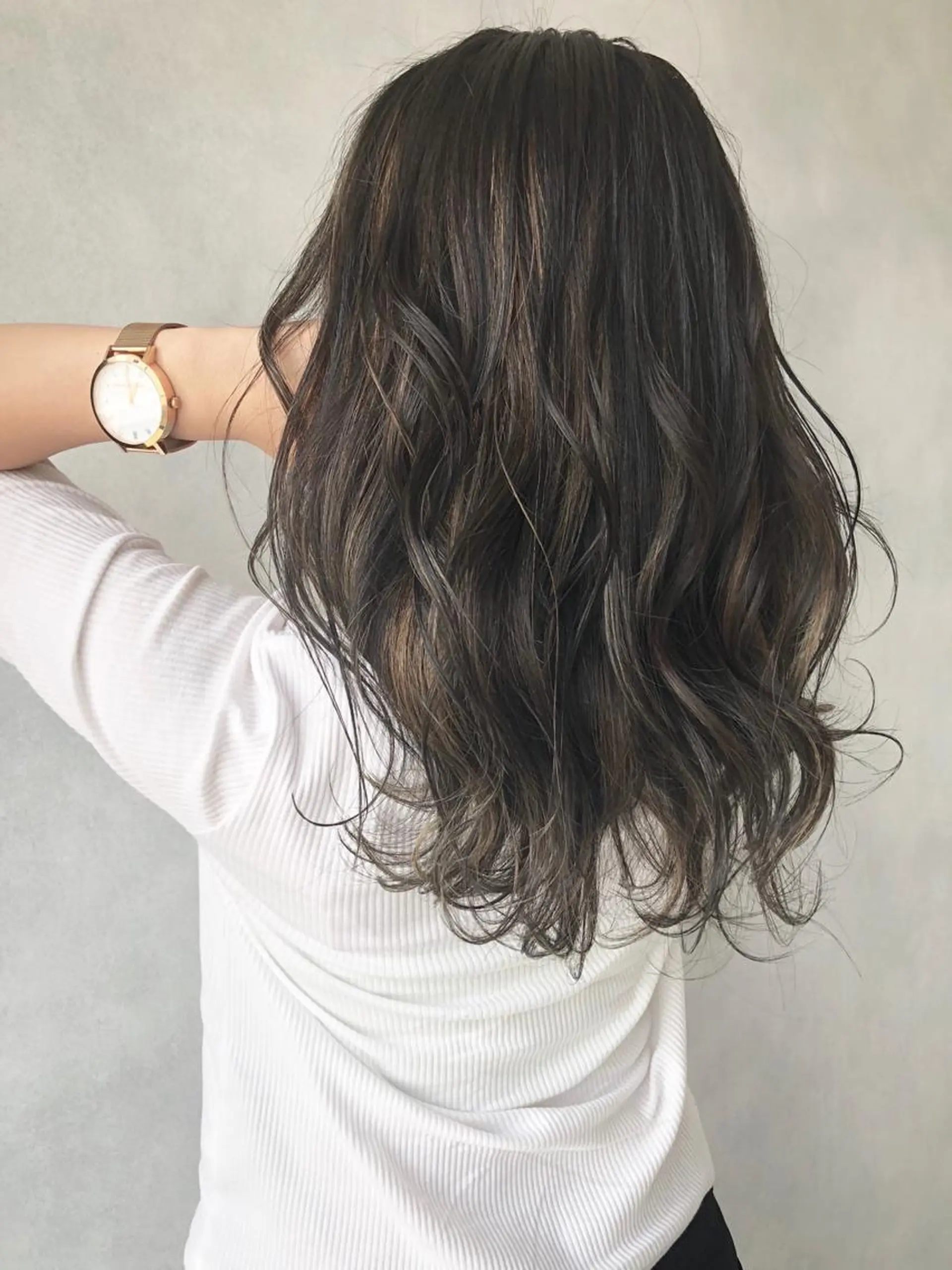 ロング ハイライト ヘアカラー トリートメント 小澤大輔 YOLO hairのヘアスタイル