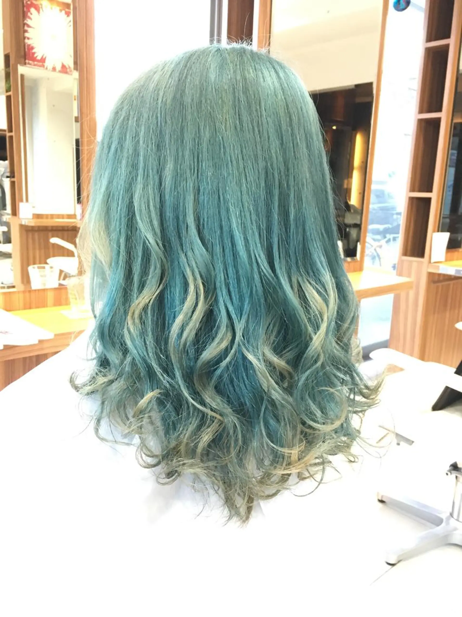 セミロング カラー 白髪ぼかしハイライト 柳川拓哉のヘアスタイル
