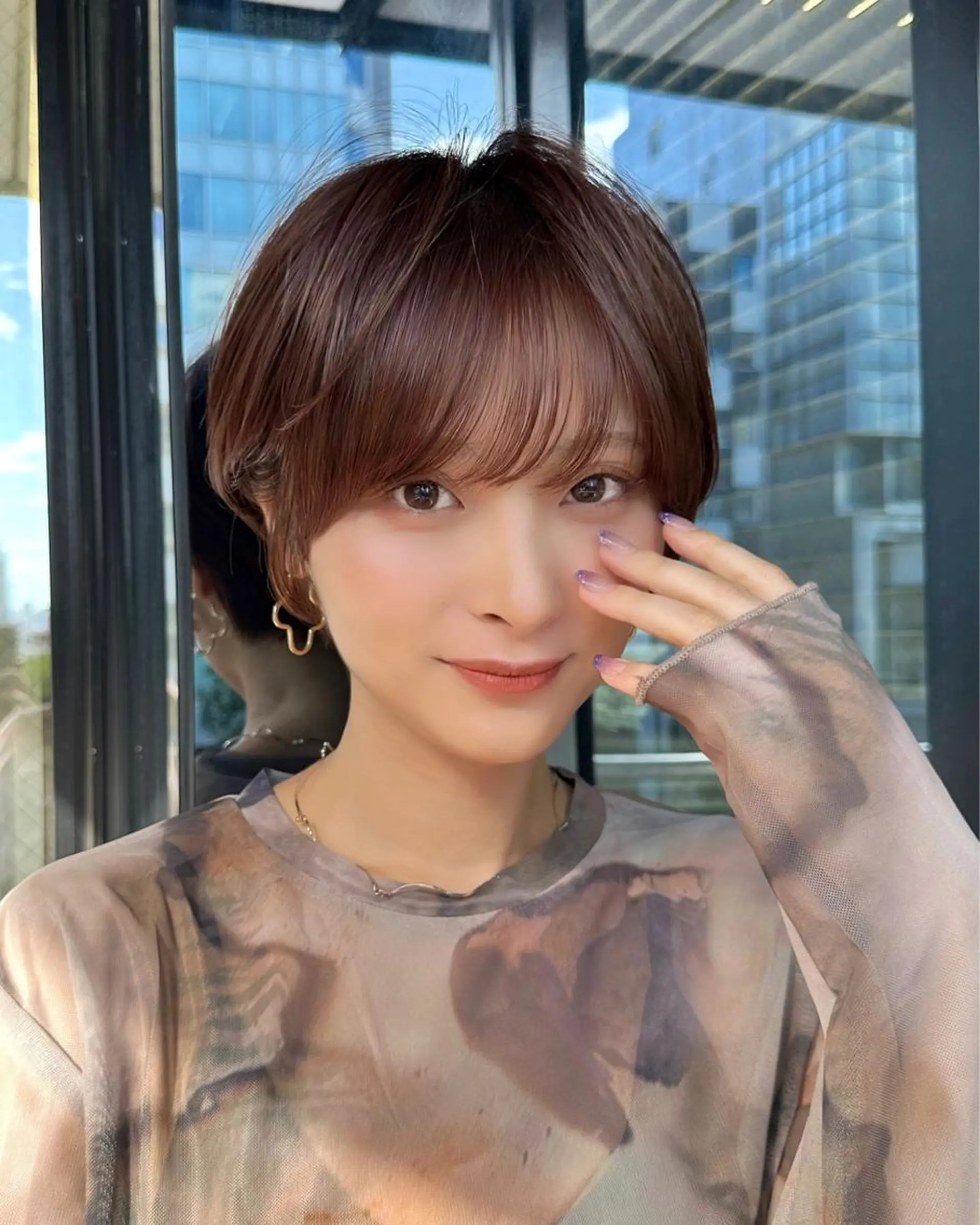 ショート ショートヘア くすみカラー、大場猛のヘアスタイル