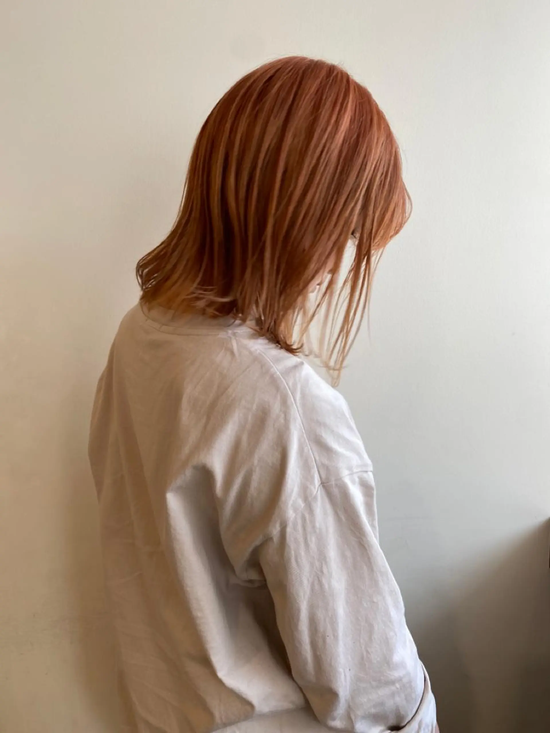 ミディアム カラー カット ヘアカラー トリートメント MIOベージュカラー 柔らかいカラーのヘアスタイル