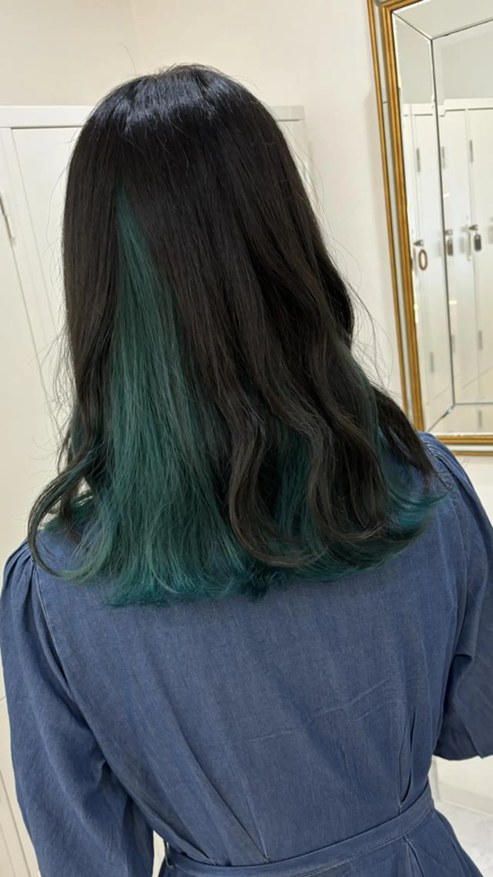 ミディアム カラー 二上 怜のヘアスタイル