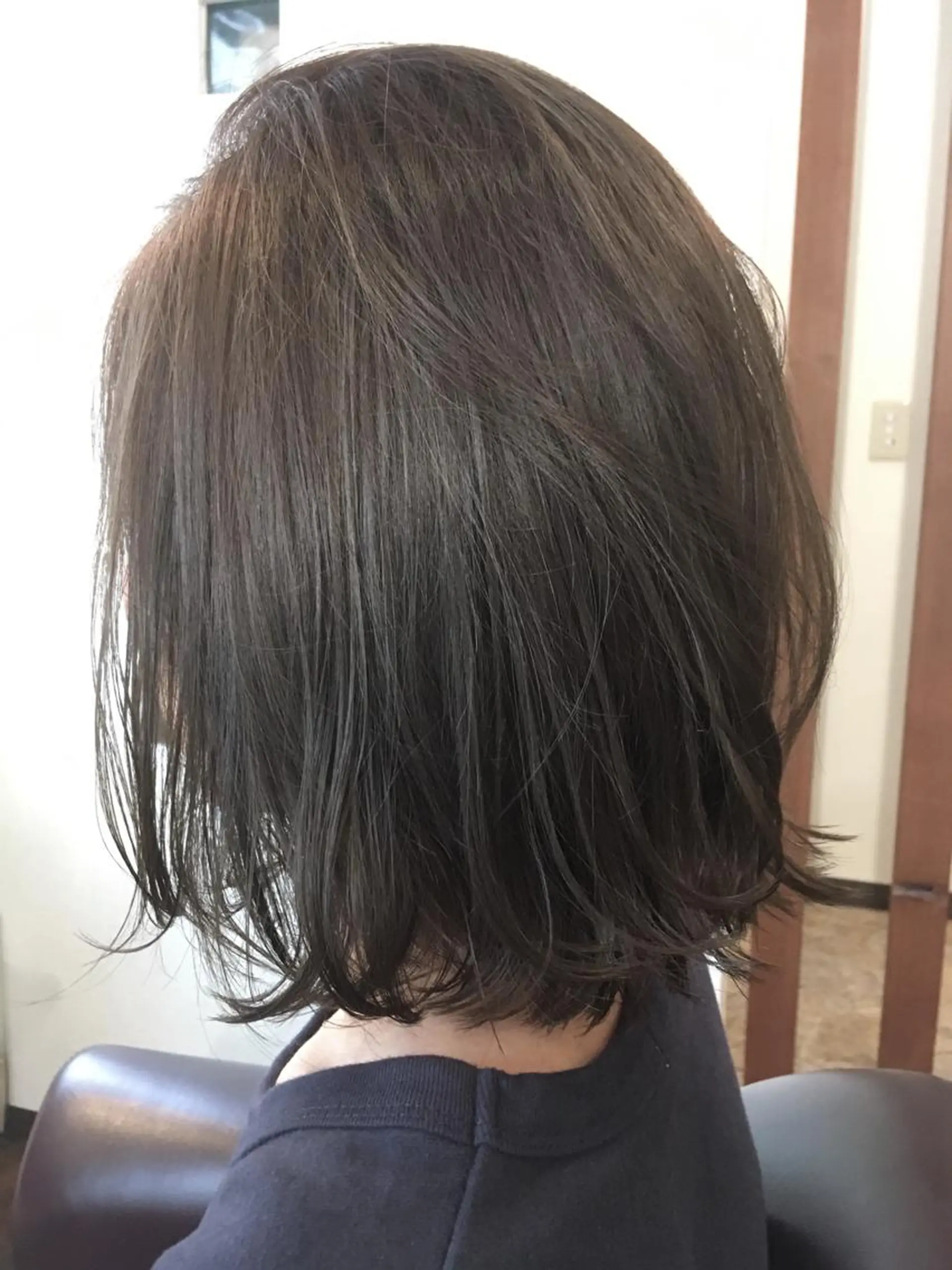 ミディアム アッシュ 三浦 健太郎のヘアスタイル