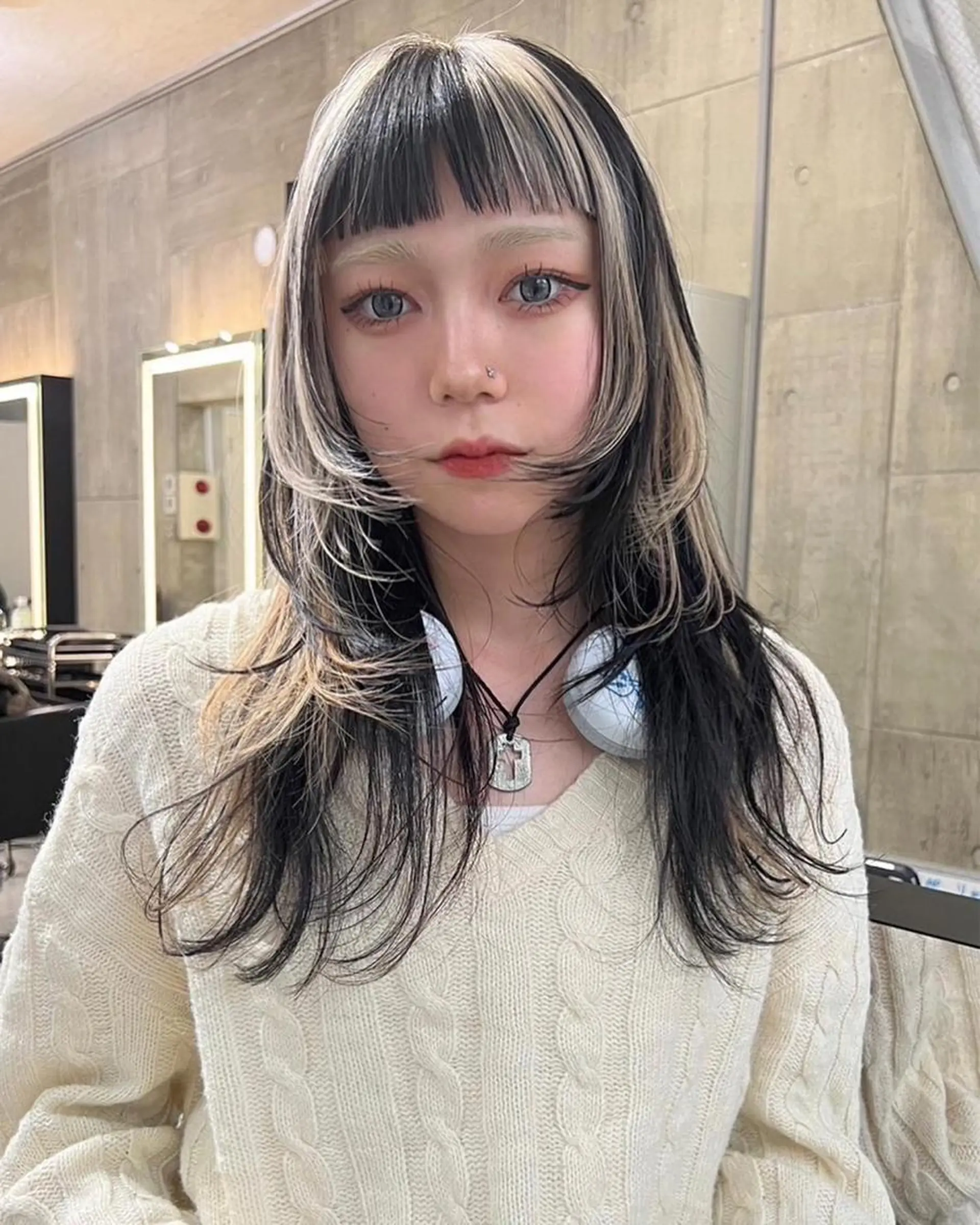 セミロング カラー ブリーチ ケアブリーチ デザインカラー ハイトーンカラー ウルフカット ヘアカラー ヘアセット Null 表参道のヘアスタイル