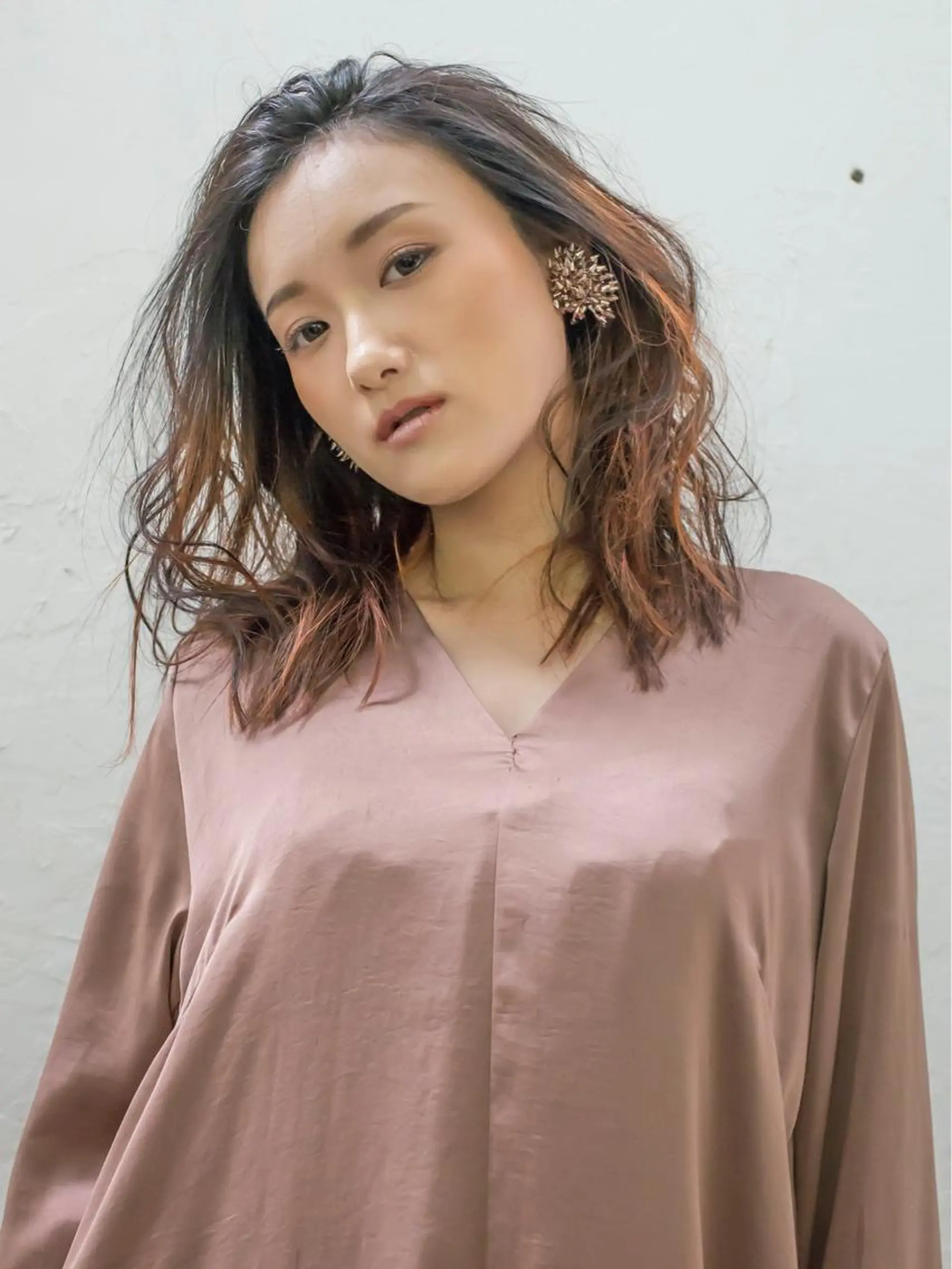 カラー ハイライトカラー オレンジ 💜ショート💜 ウルフ、ボブ二色亜美のヘアスタイル