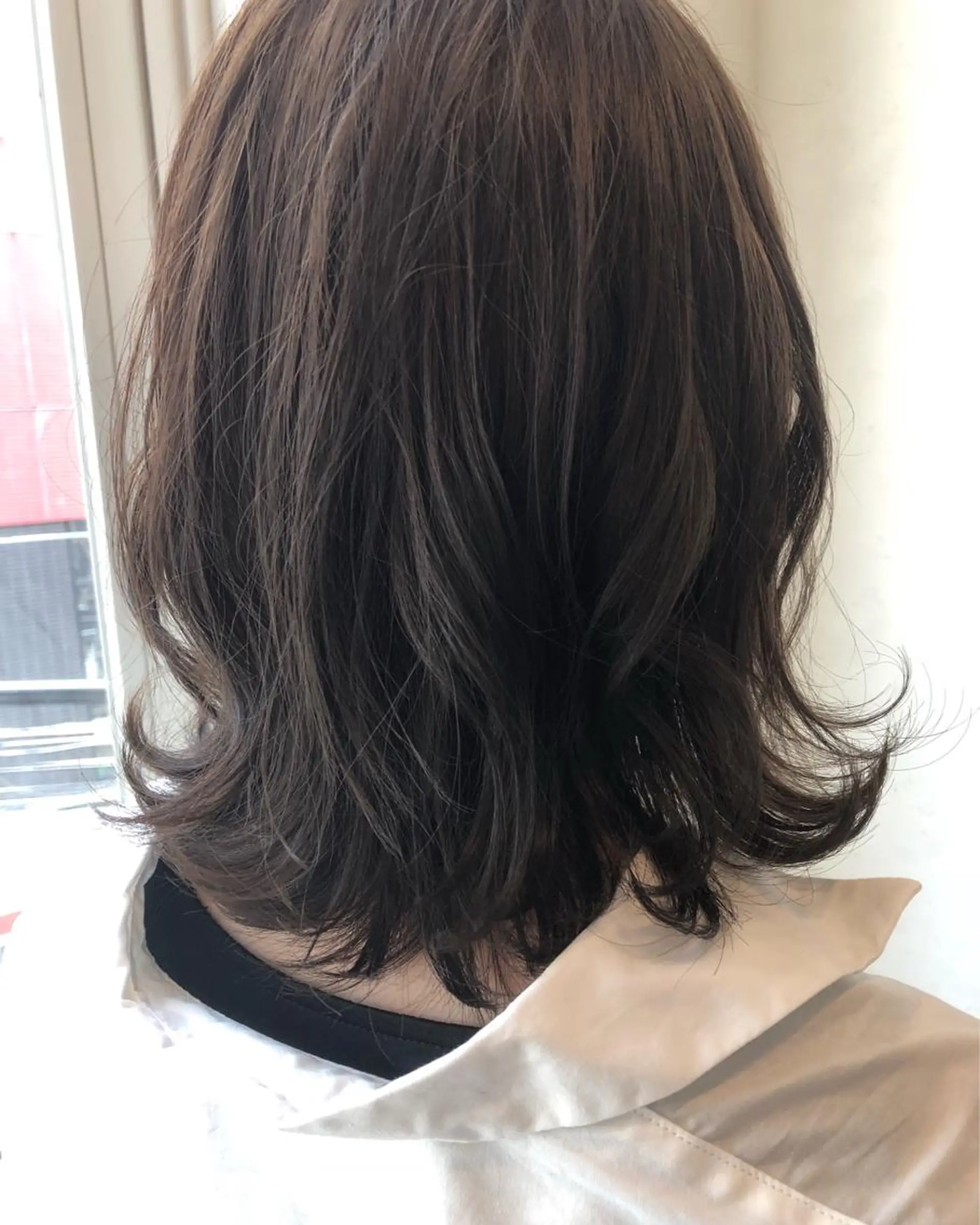 ミディアム カラー グレージュ TOWA 野村　コウダイのヘアスタイル