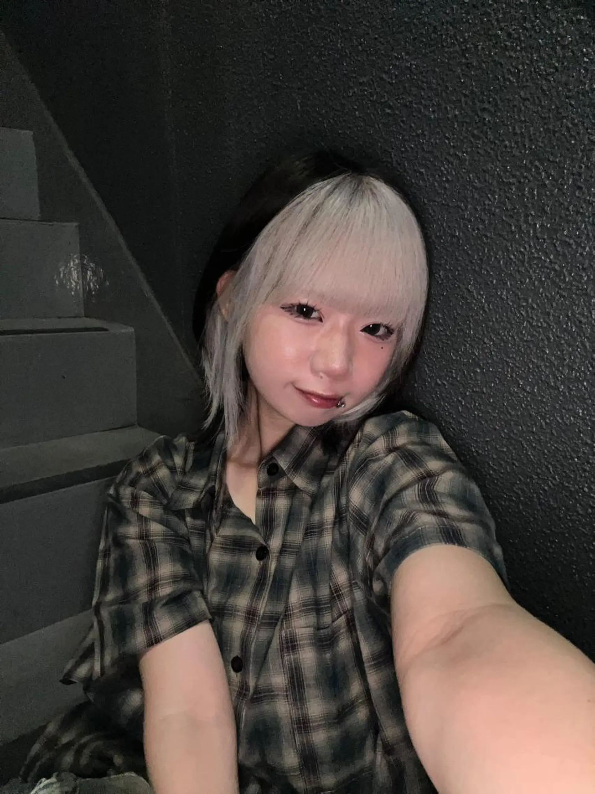 ミディアム カラー デザインカラー ウルフカット ヘアカラー トリートメント 🇰🇷ハイトーン× 韓国レイヤー레이어드のヘアスタイル