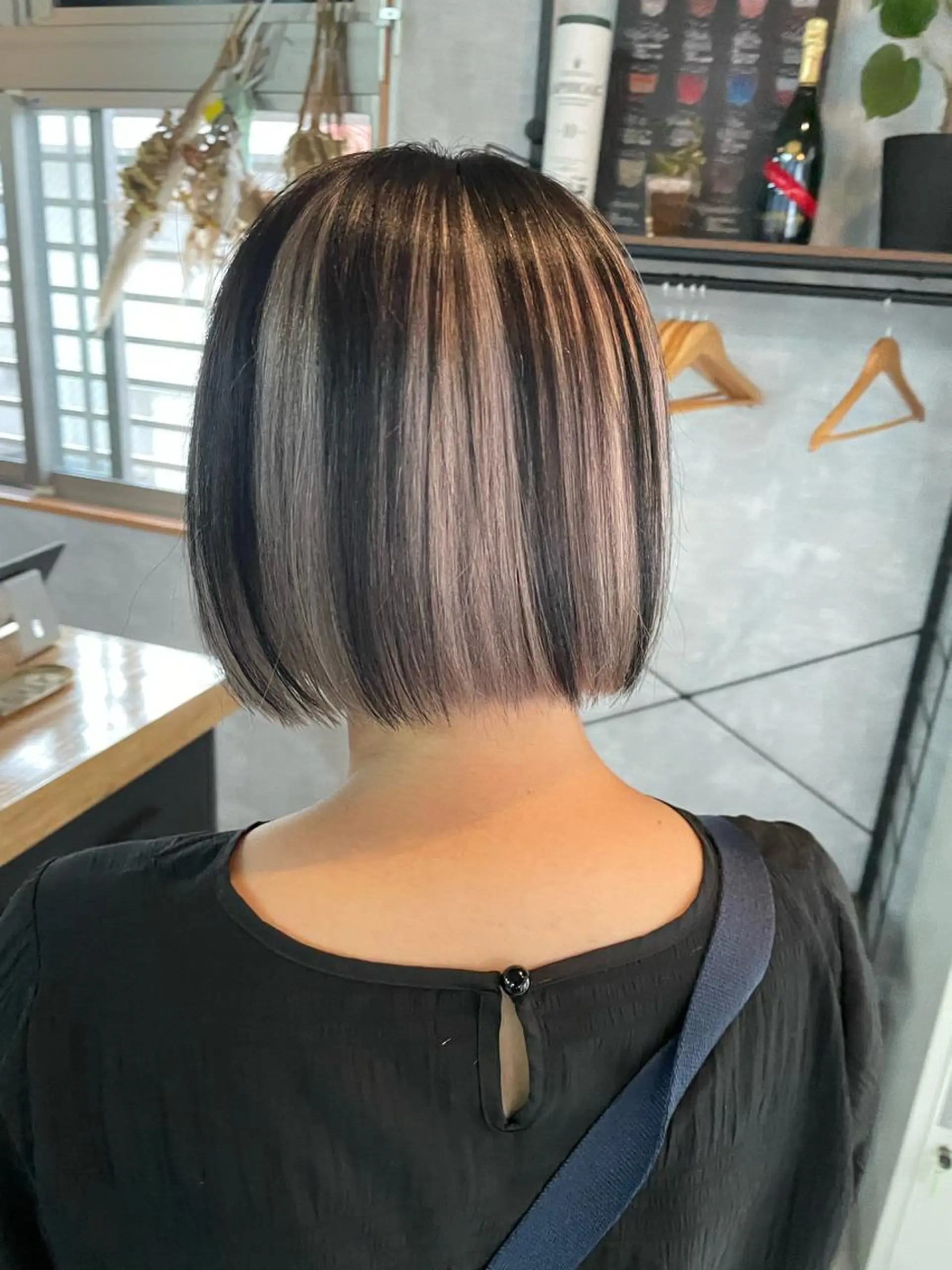 ショート アッシュ 韓国風カラー ボブ ハイライト 韓国風ヘア andKおもろまち店 艶ダブルカラー✨のヘアスタイル
