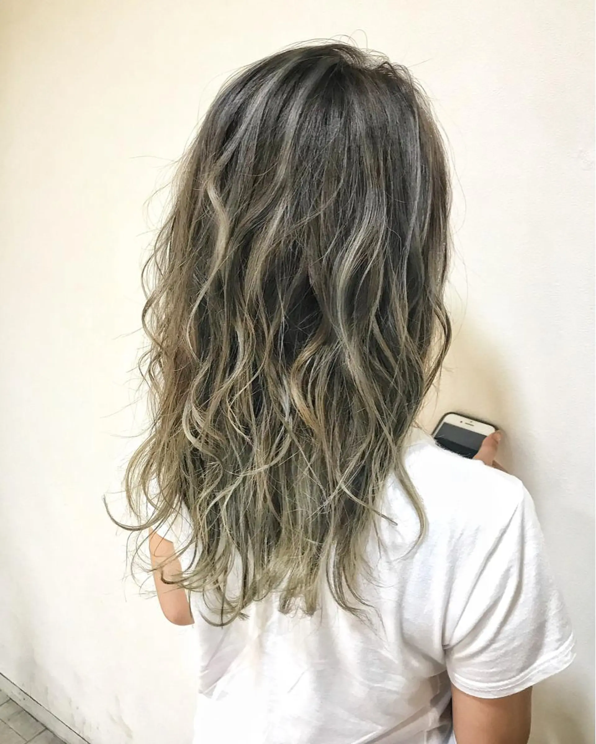 ミディアム カラー ブリーチ 外国人風カラー ヘアカラー トリートメント Miru by INCE HAIRのヘアスタイル