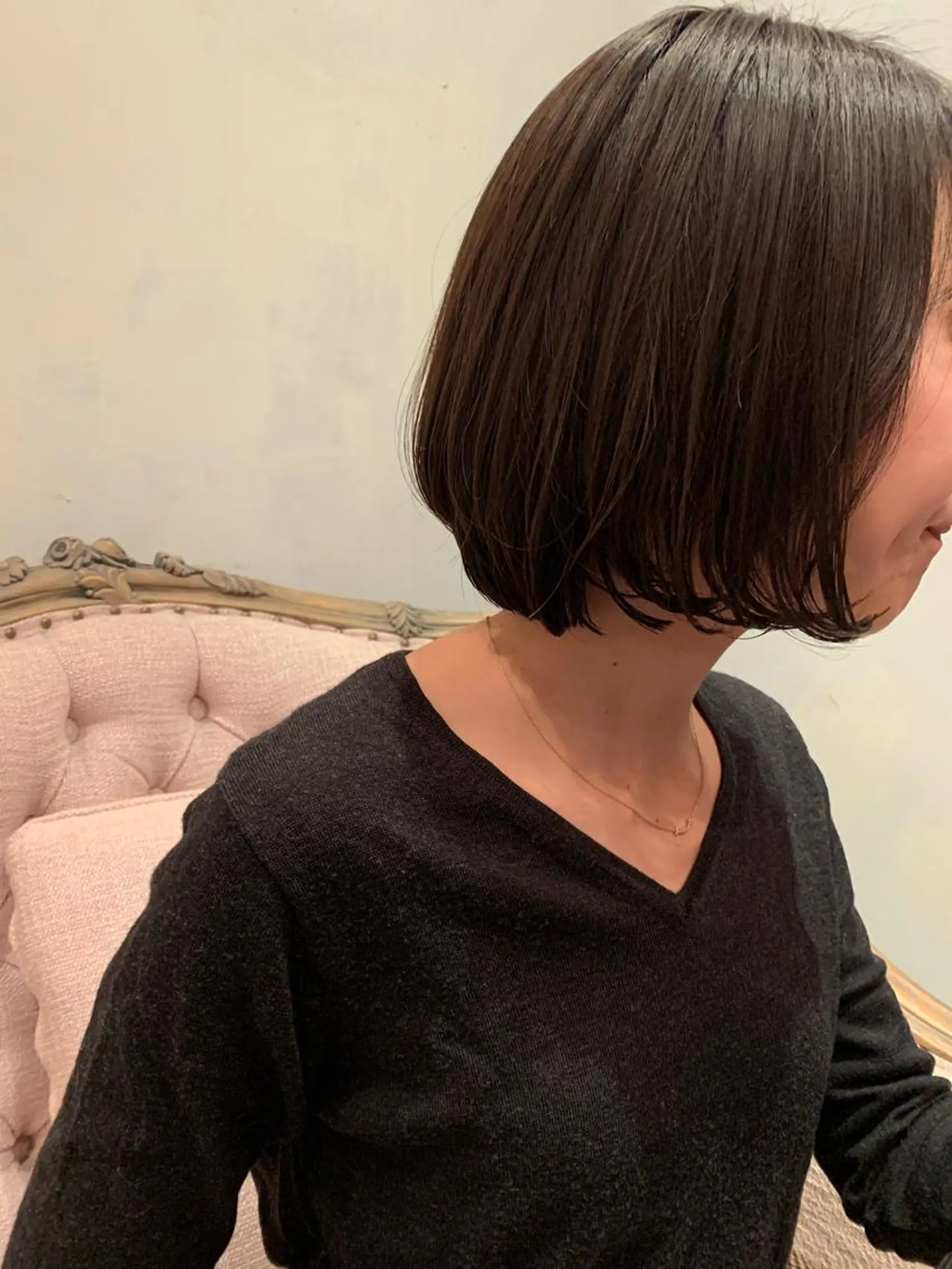 ショート SAKINO． ベージュカラーのヘアスタイル