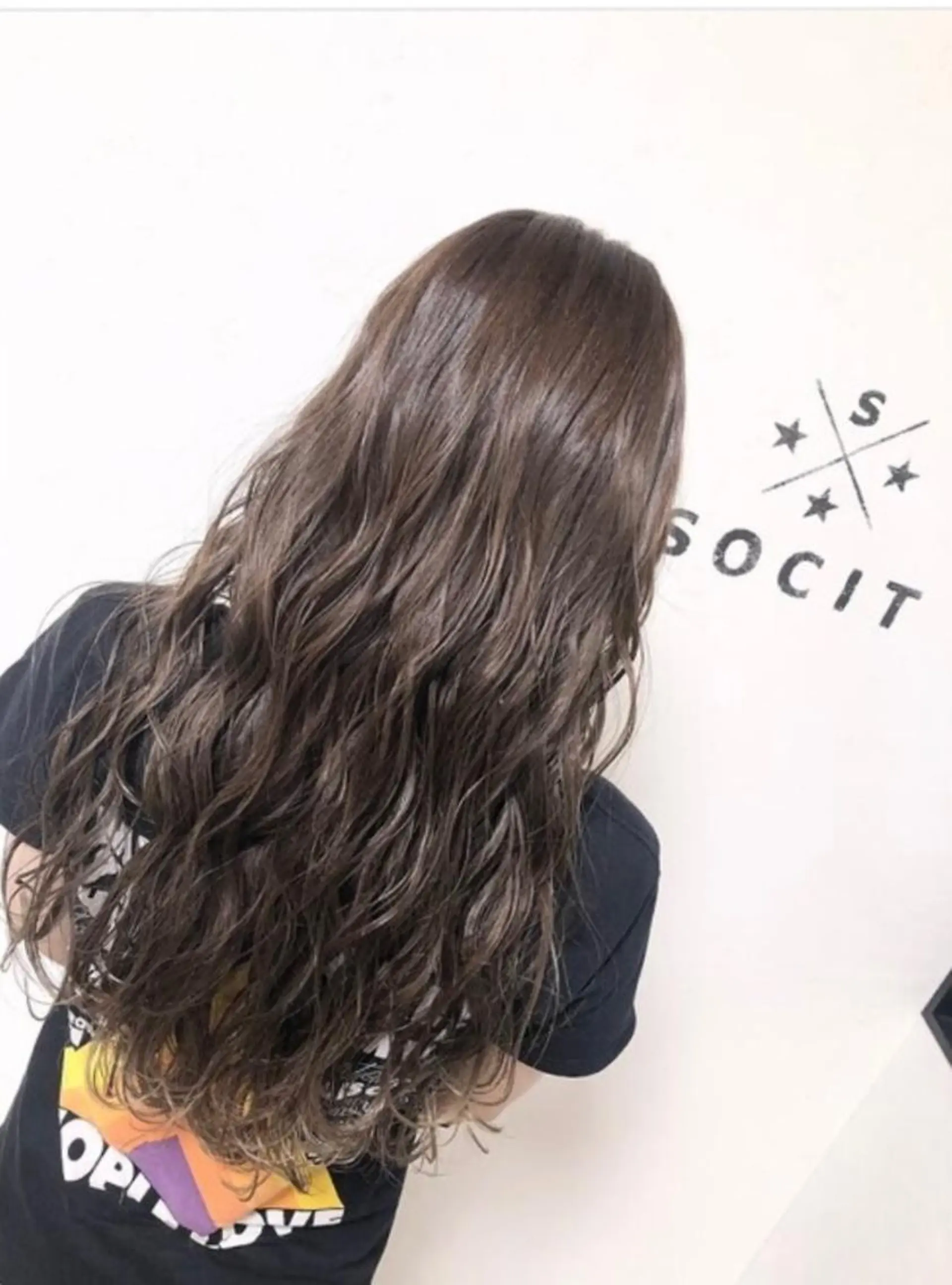 セミロング カラー 山﨑 大二郎のヘアスタイル