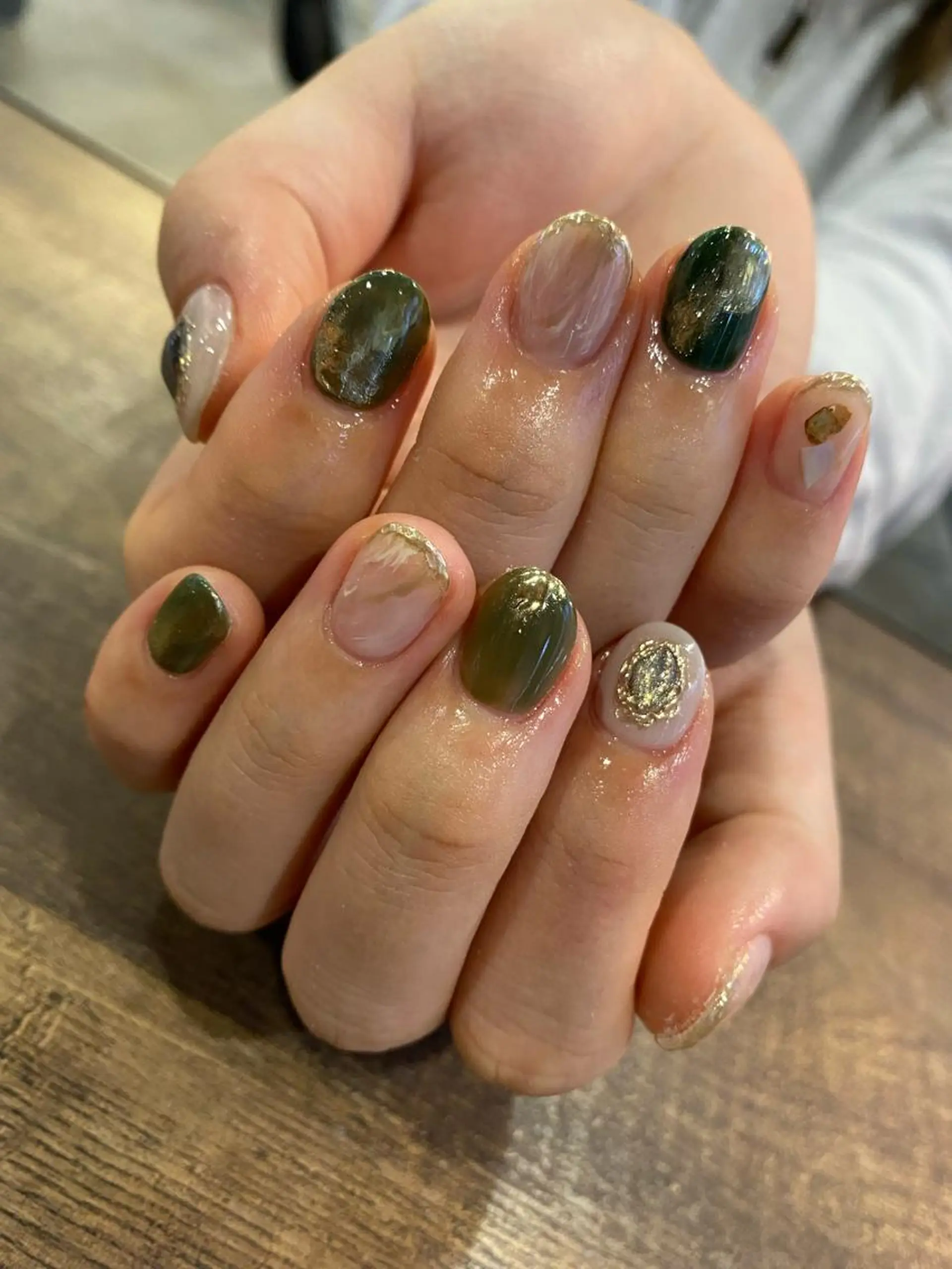 ネイル ミラーネイル ニュアンスネイル ハンドネイル Cleo伏見店🌿 Momokaのネイルデザイン