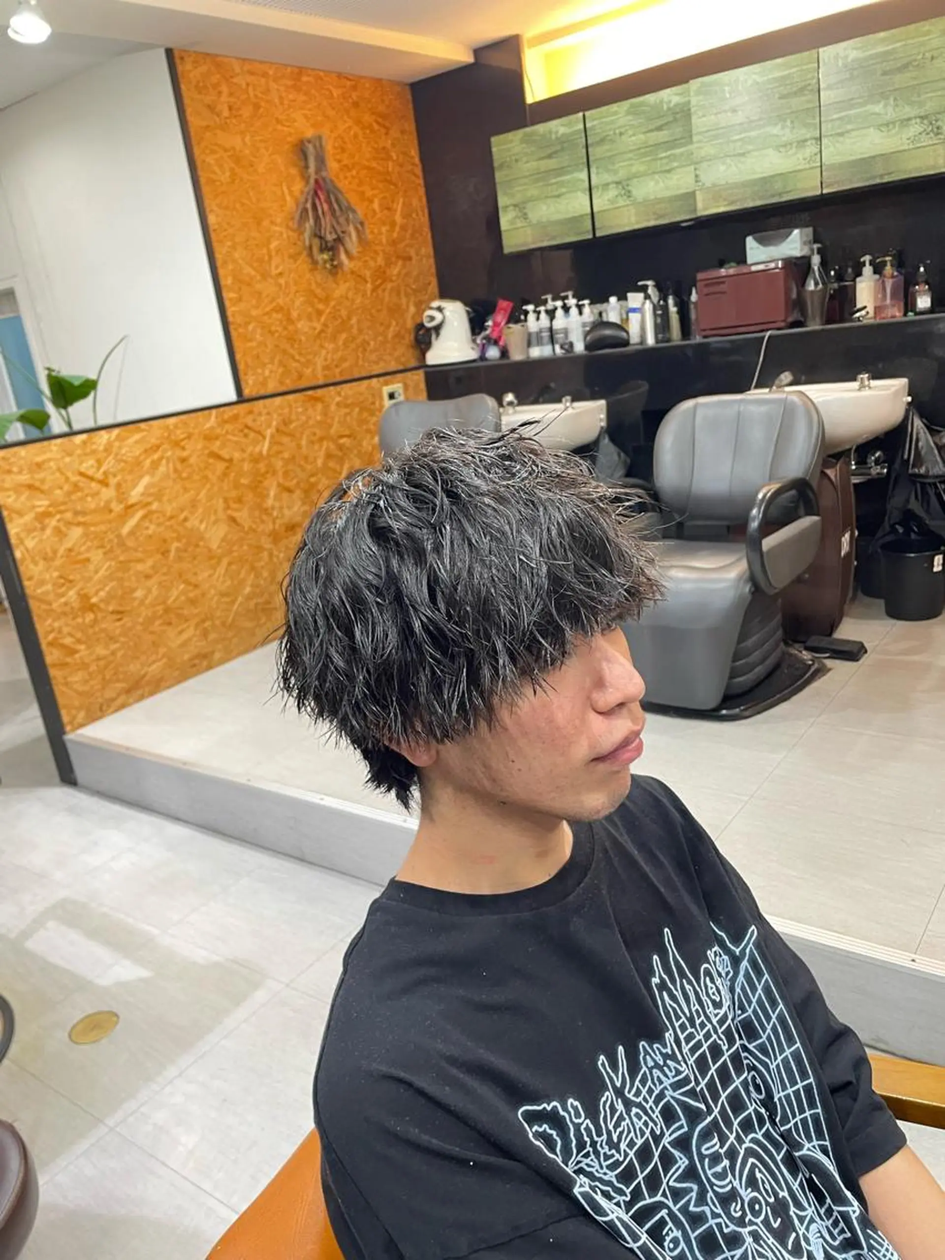 ミディアム パーマ メンズ マッシュウルフ マッシュ メンズウルフカット ウルフカット かんばら りょーいのヘアスタイル