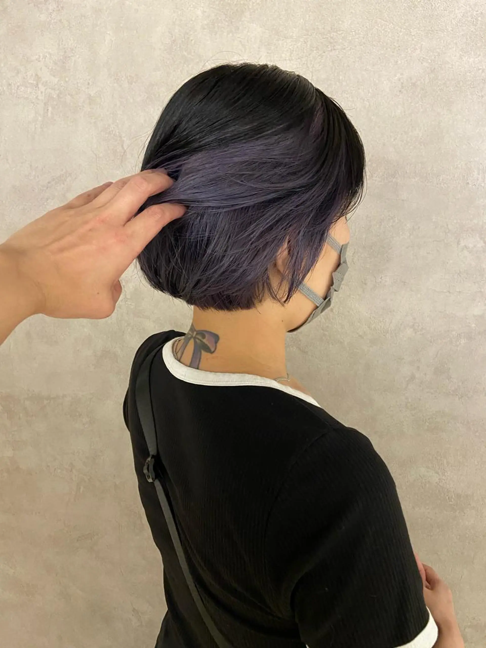 ショート カラー ダークグレー ダブルカラー パープルカラー ボブ 大人ヘア/ショート/ ボブ/レイヤーのヘアスタイル