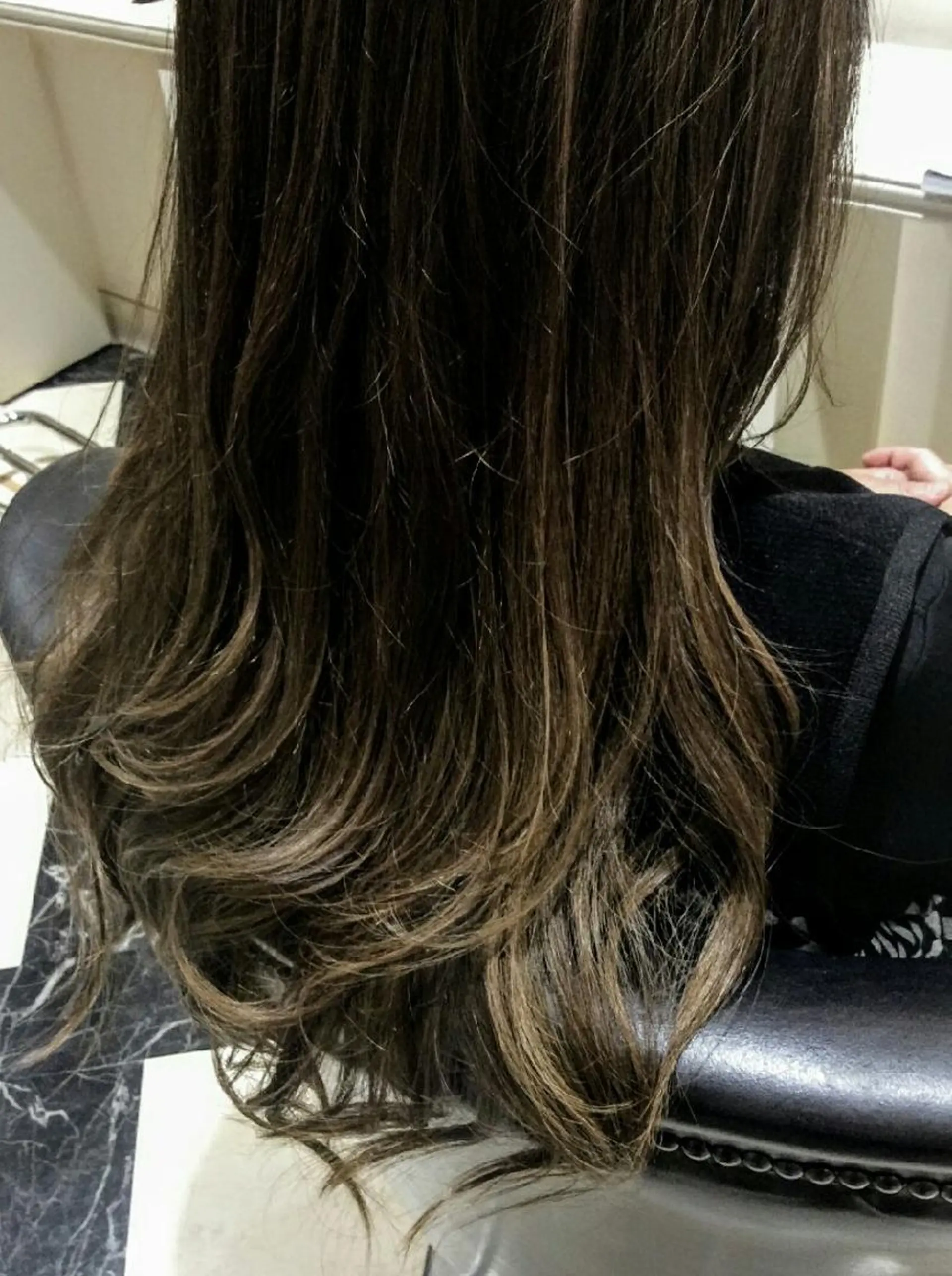 セミロング カラー アッシュ ブラウンカラー グラデーションカラー 外国人風カラー トリートメント 畠村 美智子のヘアスタイル