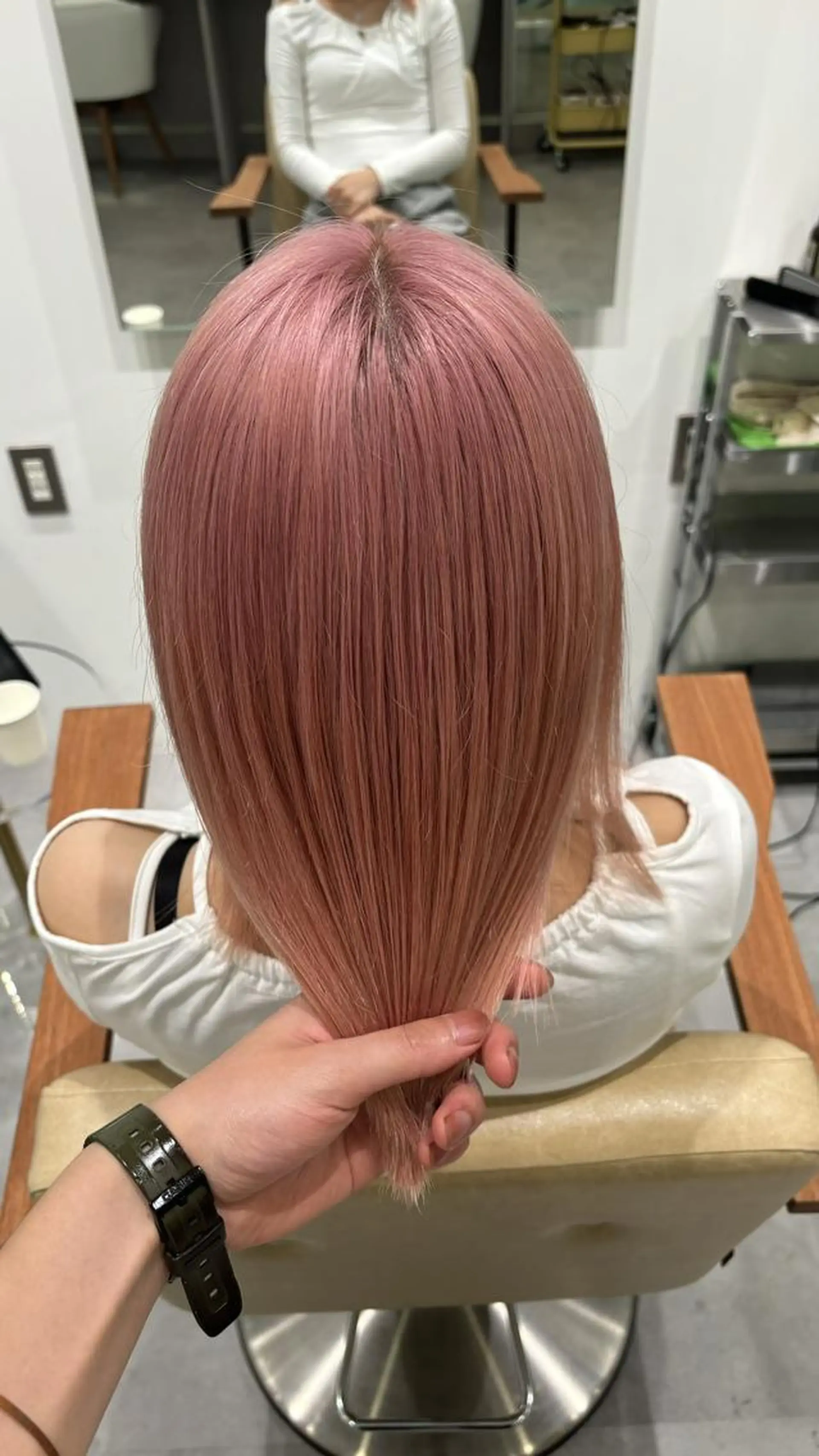 ミディアム カラー ハイトーンカラー ピンクカラー カットカラーパーマ モデル大募集大坂龍平のヘアスタイル