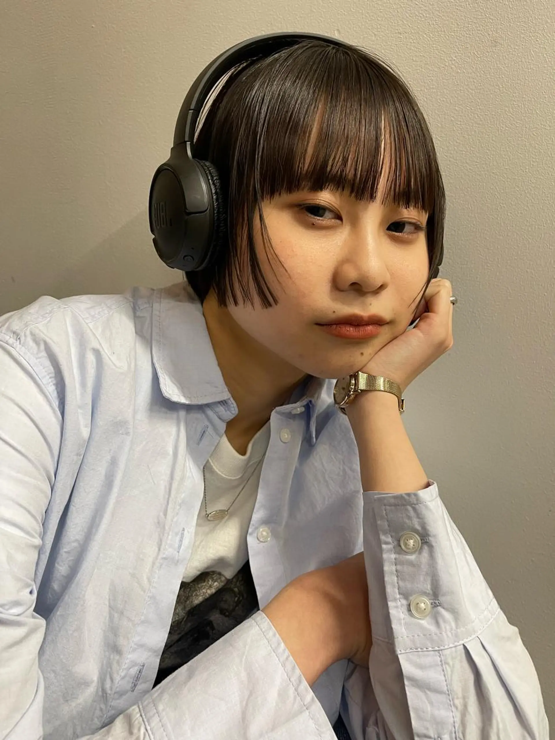 ショート 顔まわりレイヤー デザインカットのヘアスタイル