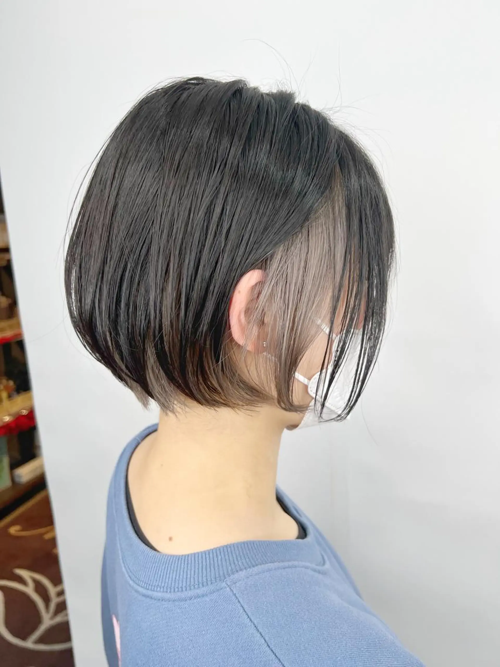 ショート カラー ブリーチ ケアブリーチ グレージュ イルミナカラー トリートメント インナーカラー/ ストレート/奥野洸也のヘアスタイル