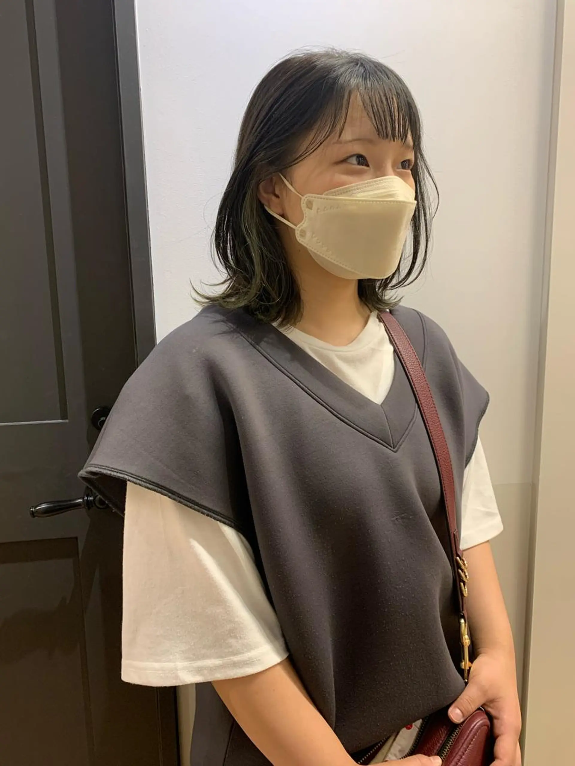 セミロング カラー ヘアカラー SAKINO． ベージュカラーのヘアスタイル